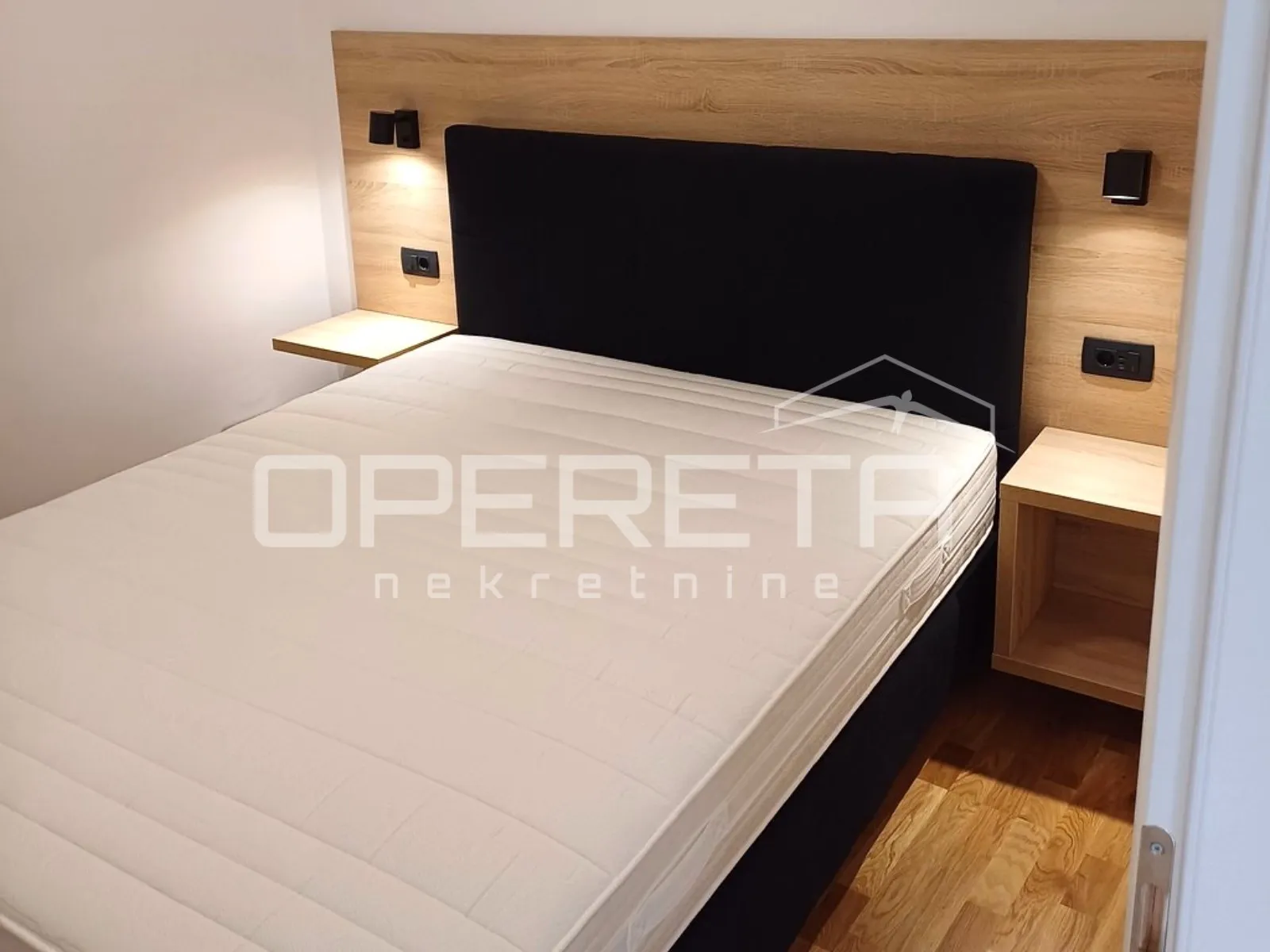 novouređena kuća s 3 apartmana, skradin - slika 6