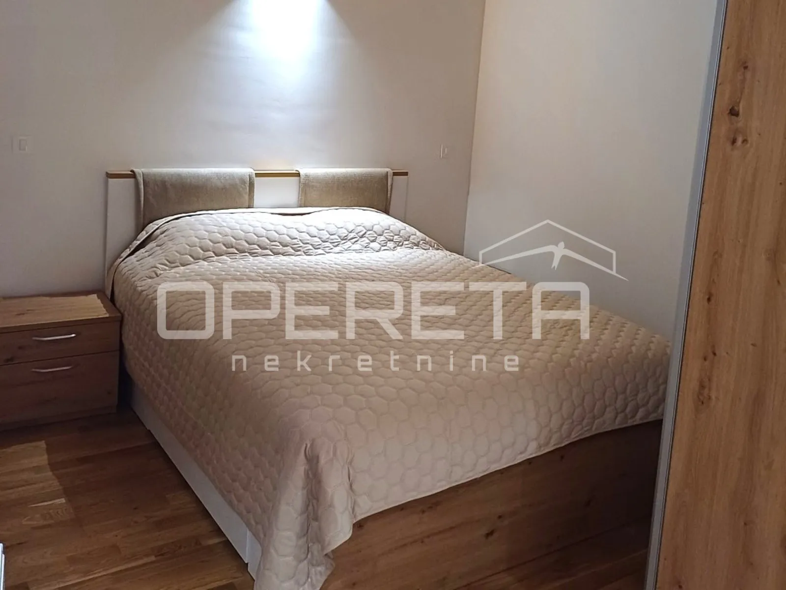 novouređena kuća s 3 apartmana, skradin - slika 5
