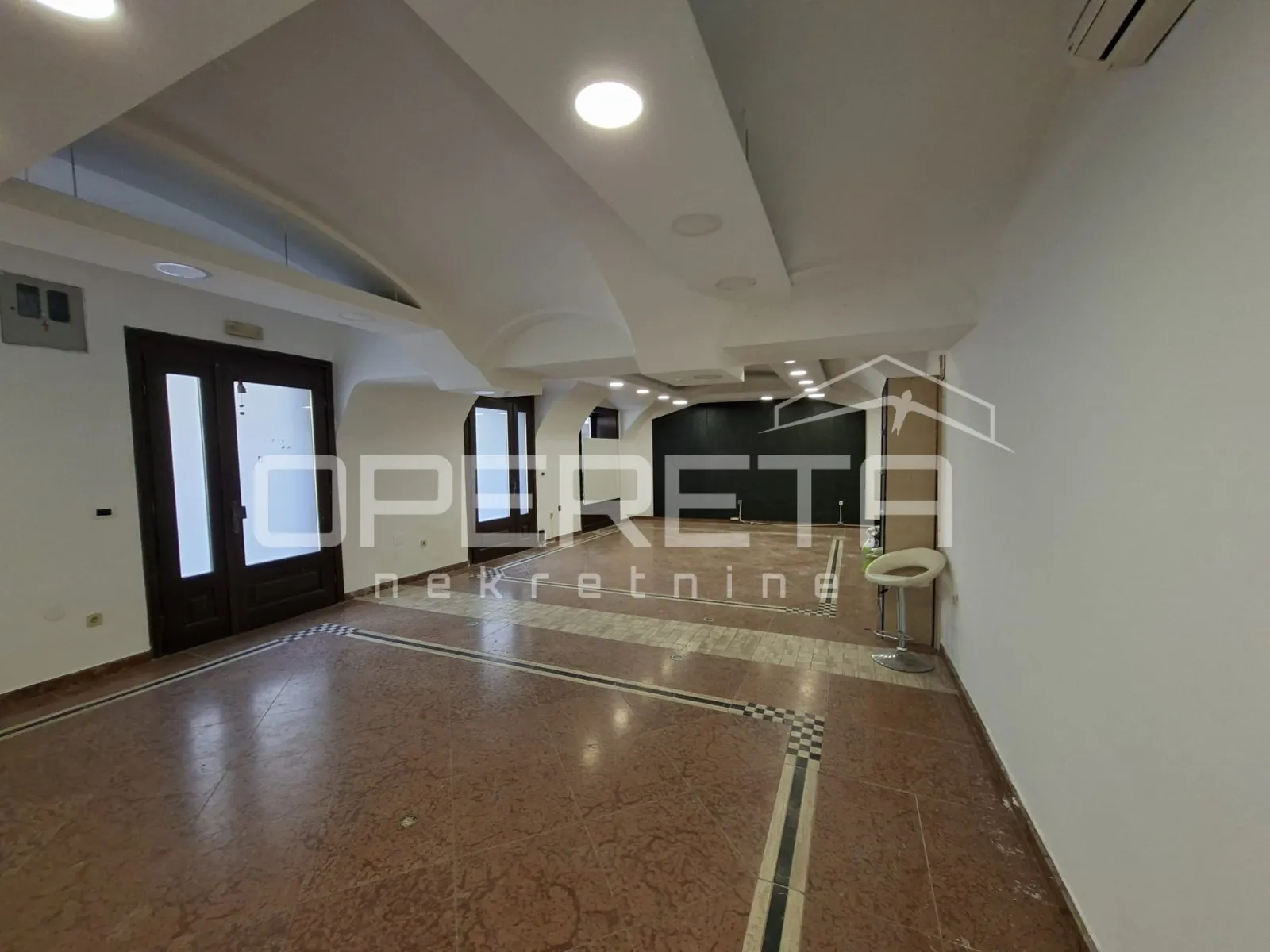 poslovni prostor za najam u srcu barokne jezgre grada (74,31 m2) - slika 2