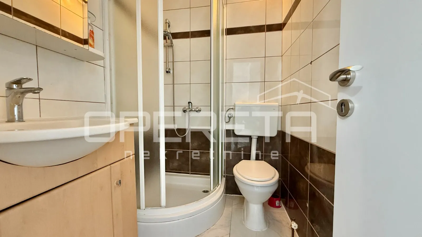 novalja – dvojna kuća s 2 trosobna apartmana i dvorištem - slika 16