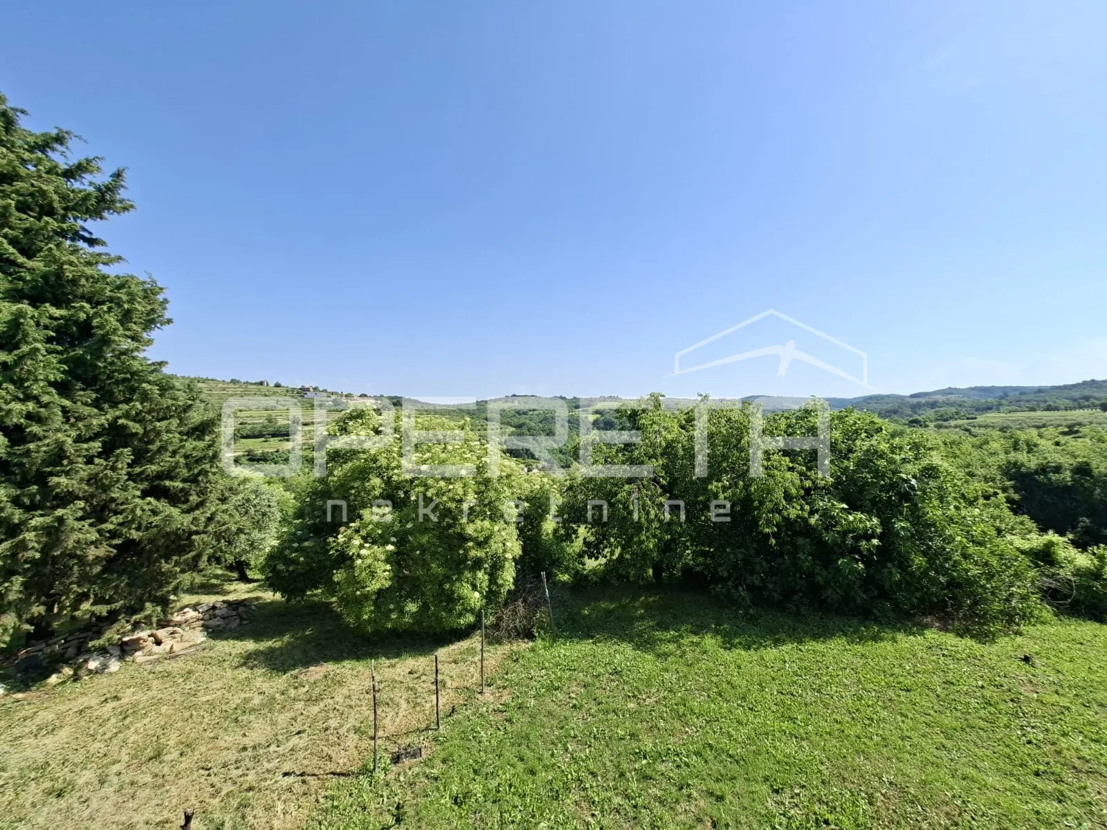 istra, momjan – kuća na tri etaže s otvorenim pogledom i dvorištem - slika 2