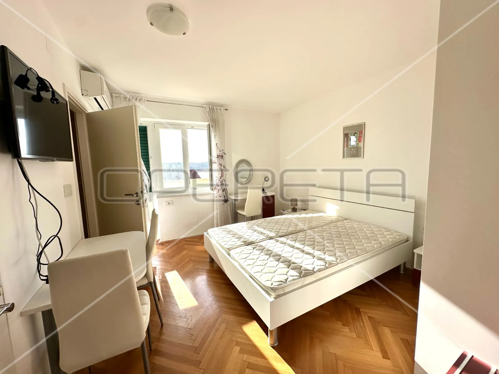 kuća na 80 m od mora sa 6 stanova, tisno, 350 m2 - slika 20