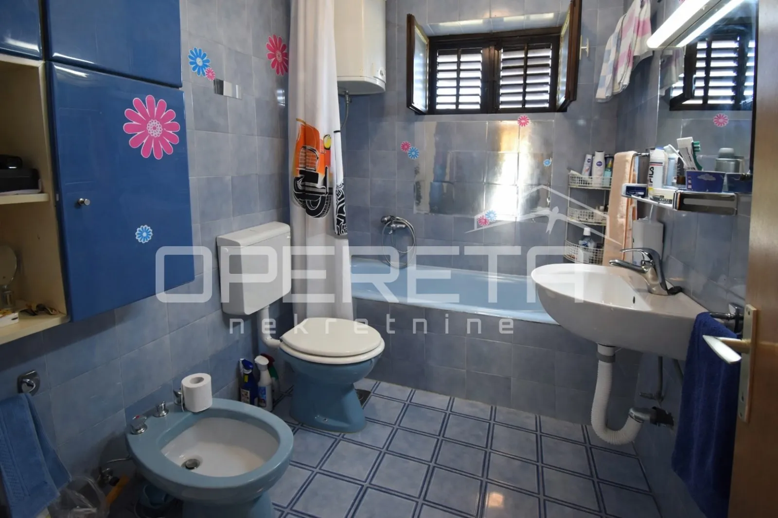 supetar, kuća 200 m2, 150 m od plaže, parcela 610 m2 - slika 13
