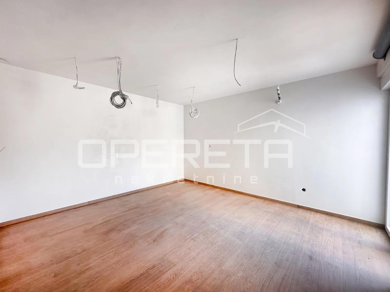 stan s bazenom i vrtom u stivašnici, 260,40 m2 - slika 2