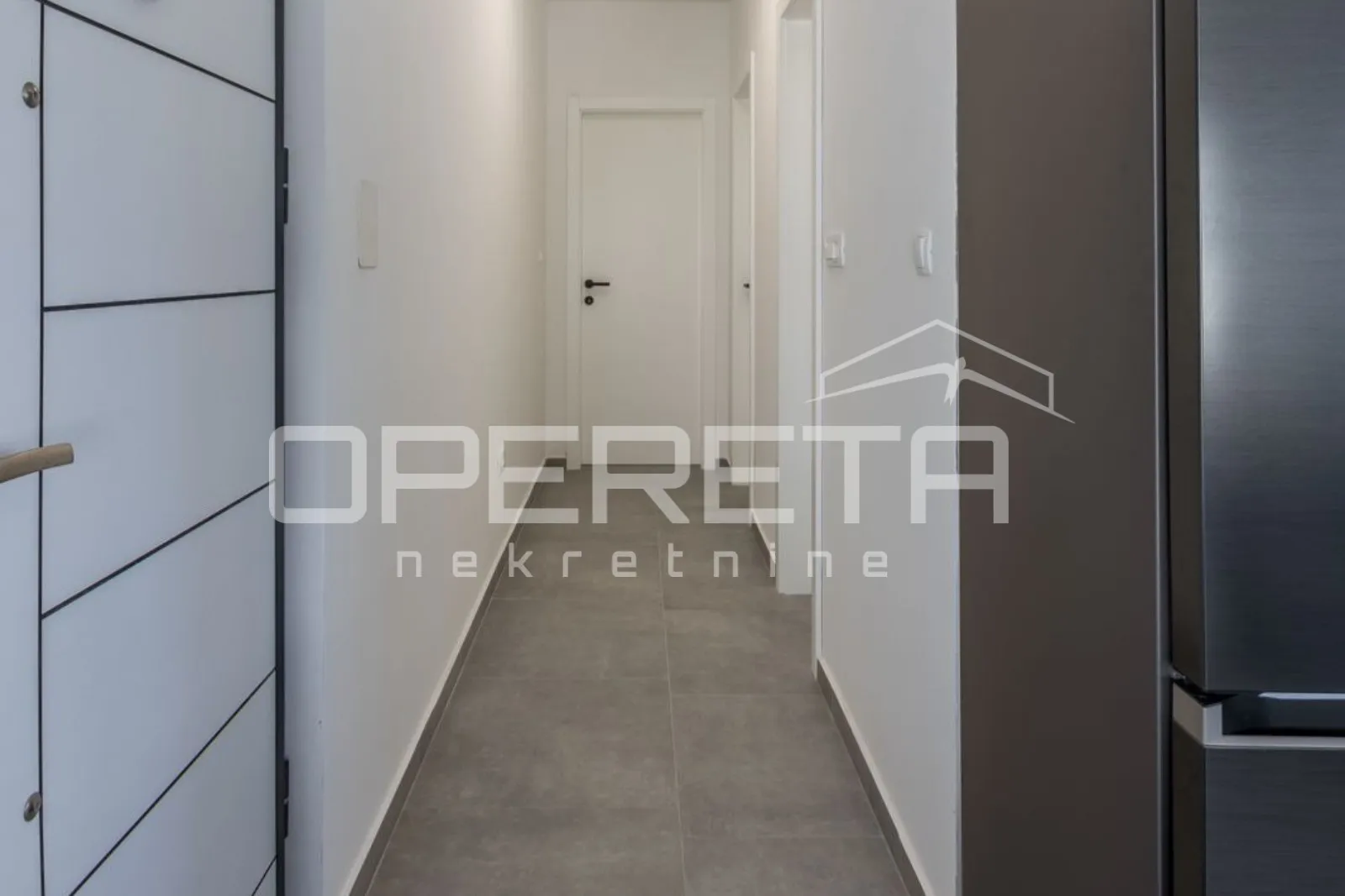 kuća s 5 stanova, 90 m od mora, rogoznica - slika 23