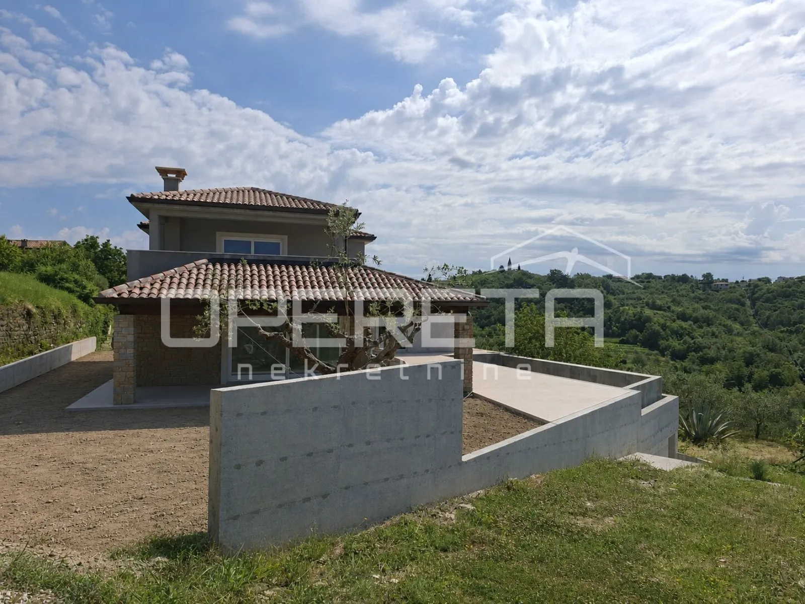 istra, momjan- samostojeća kuća, s predivnim otvorenim pogledom - slika 1