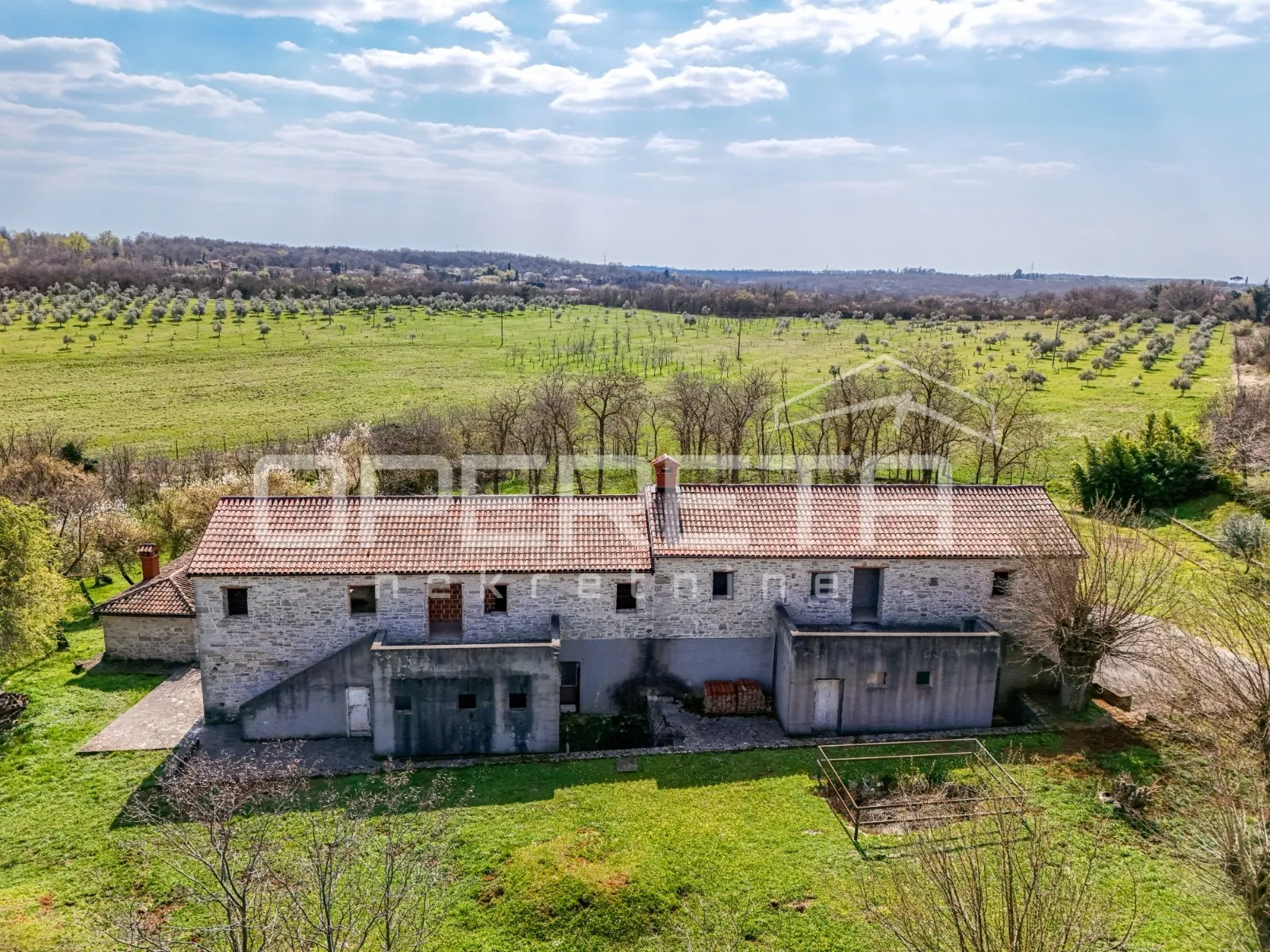 buje, kaštel - imanje 1909 m2 s ugostiteljskom namjenom i smještajem - slika 24