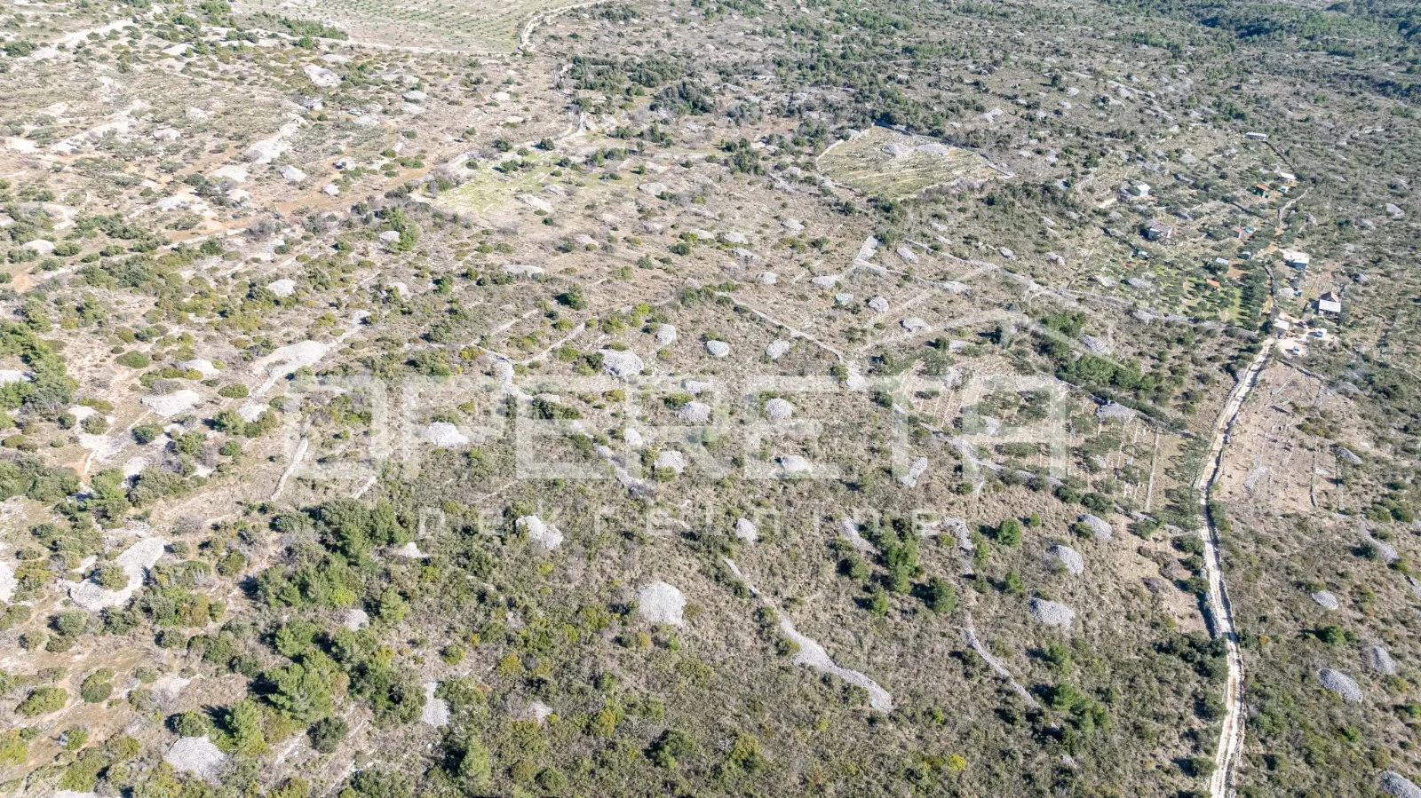 zemljište u unutrašnjosti otoka brača, 4112 m2, donji humac - slika 2