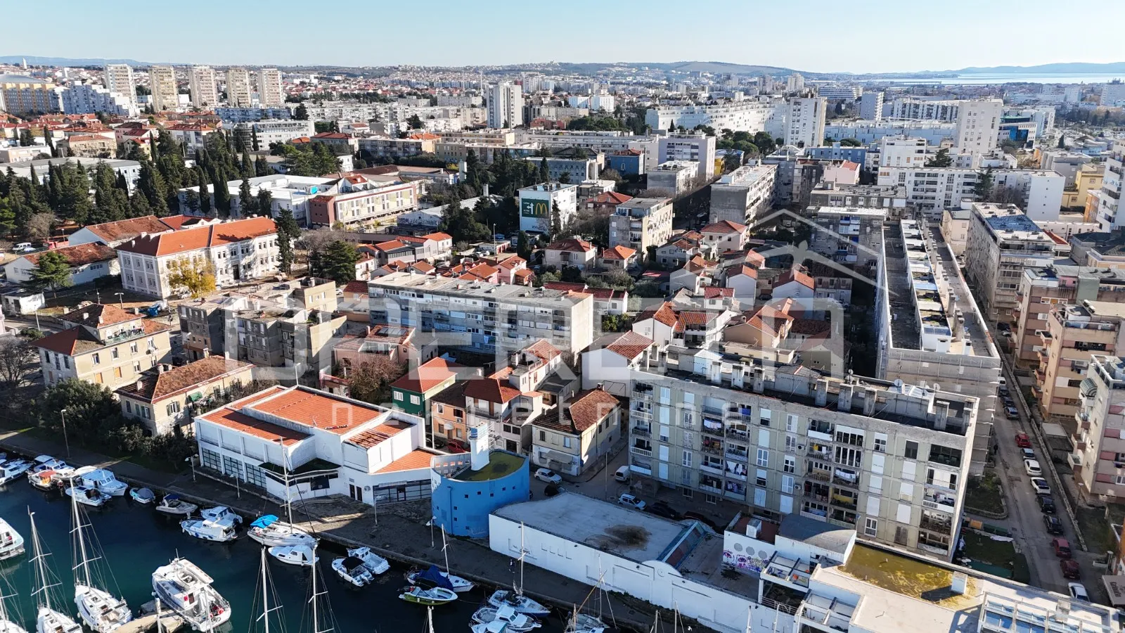 zadar, centar - kuća s konobom, 20m od mora - slika 26