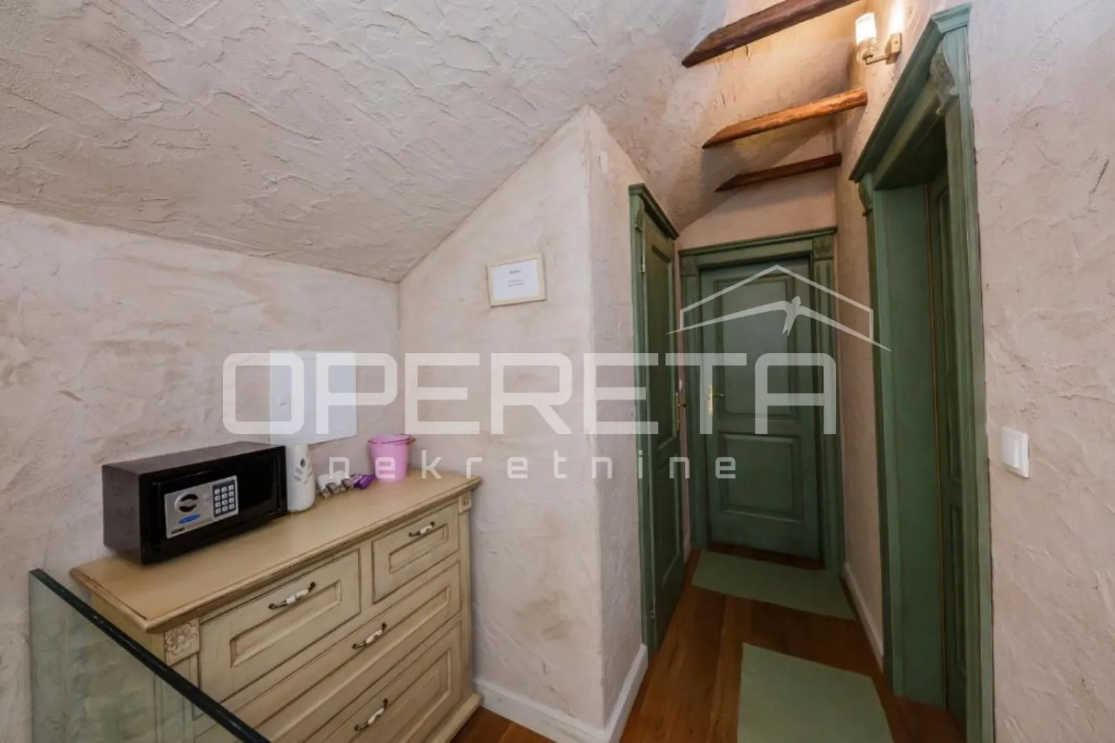 renovirani dvoetažni stan, 50 m do mora – kaštel novi - slika 7