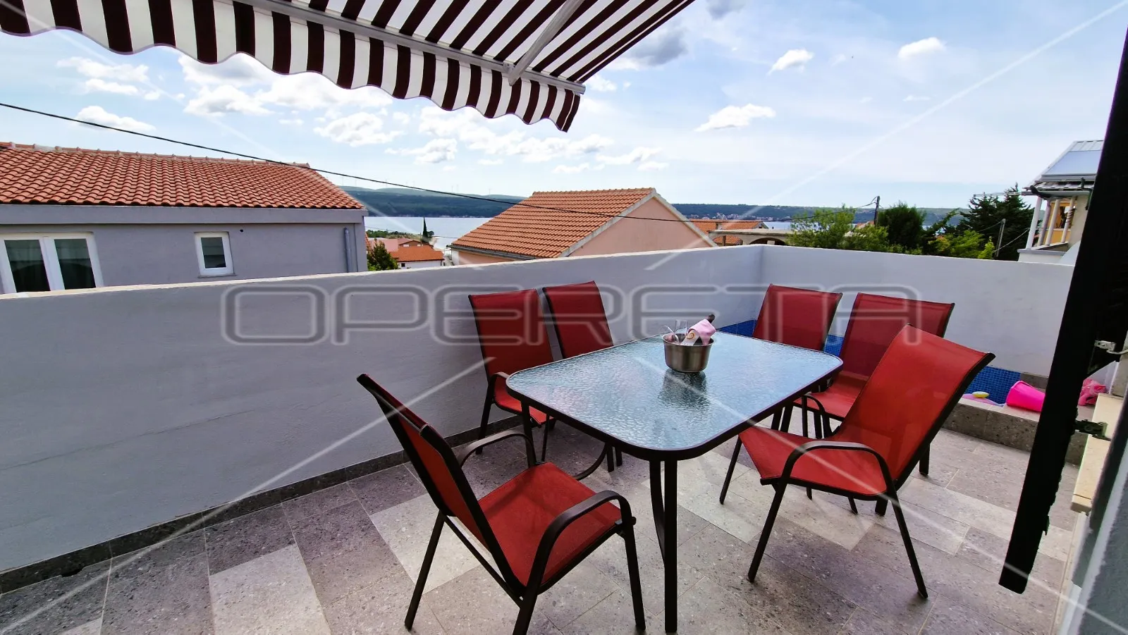 Kuća s 2 stana, garaža, pogled, 300 m od mora, Kruševo, 233 m2,