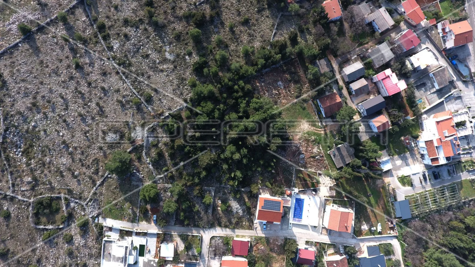 građevinsko zemljište sa borovom šumom u centru starigrada, 402m2 - slika 13