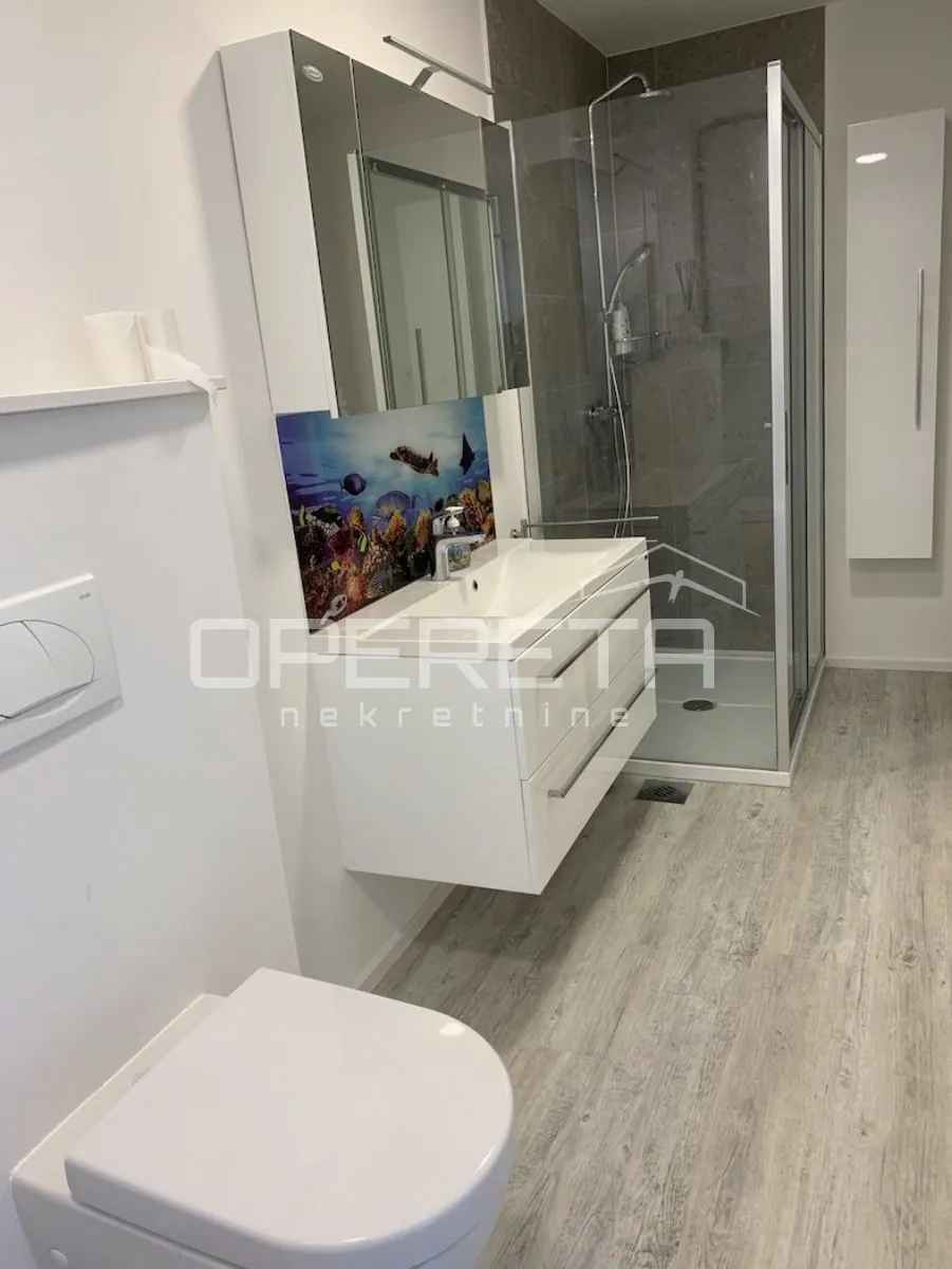 istra, poreč - novouređeni stan u centru grada - slika 6