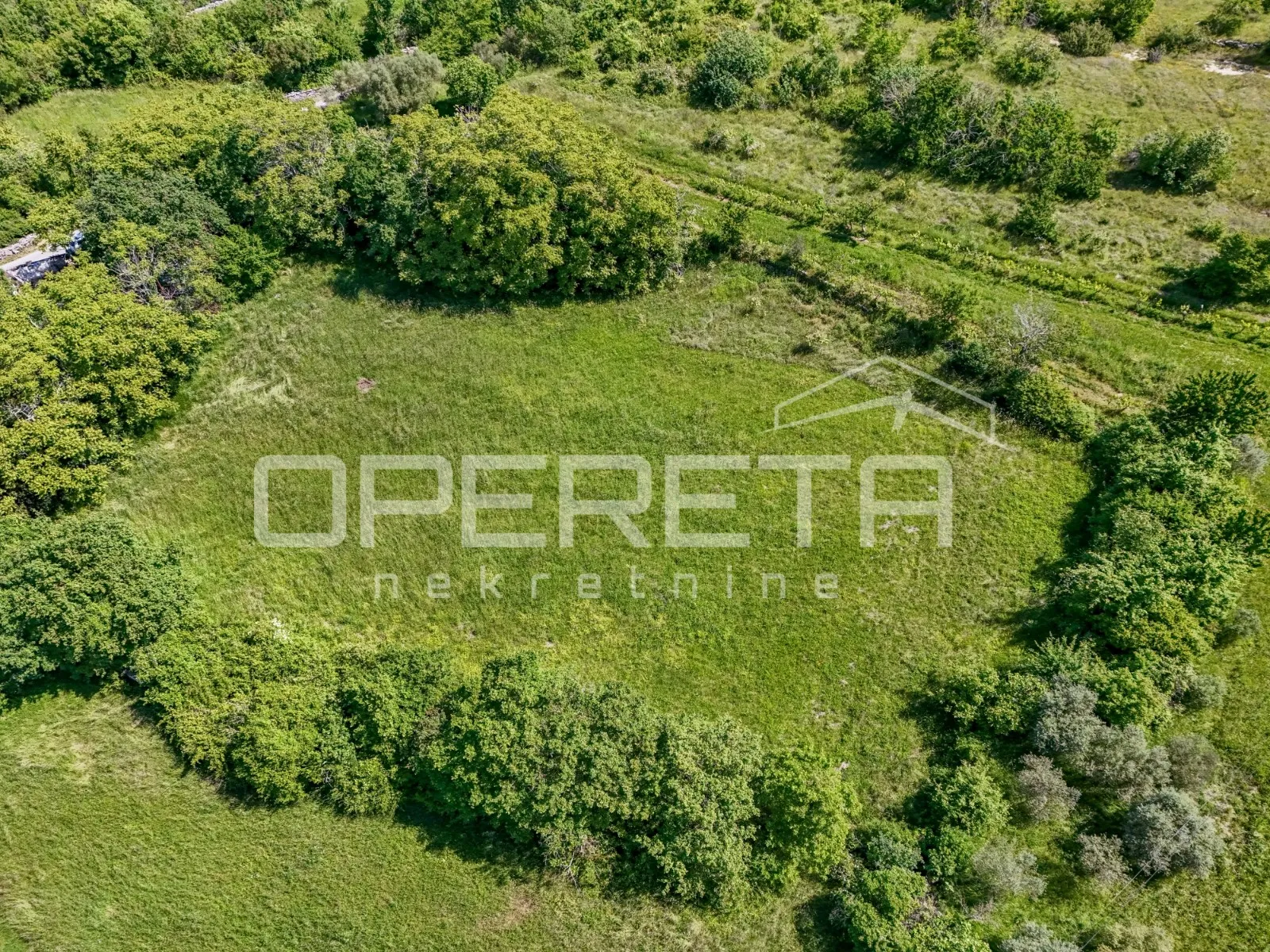 poljoprivredno zemljište (3478m2) do urbanizirane zone s vodom i strujom - slika 3