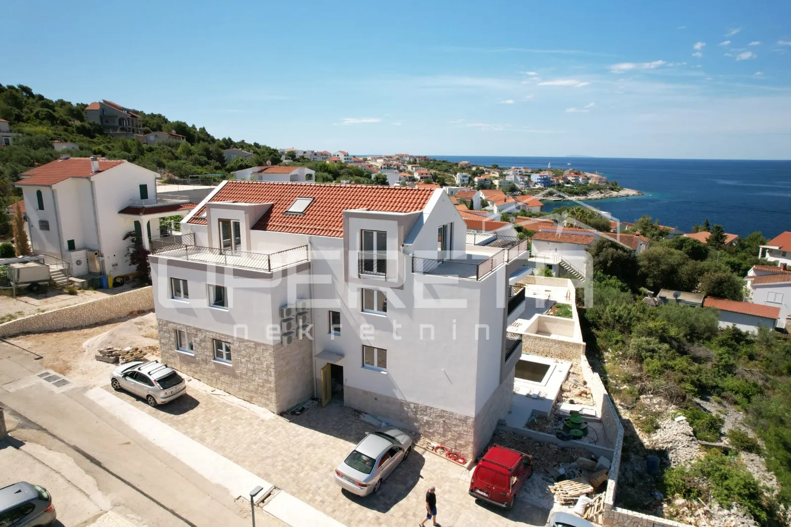 stan s bazenom i vrtom u stivašnici, 260,40 m2 - slika 28