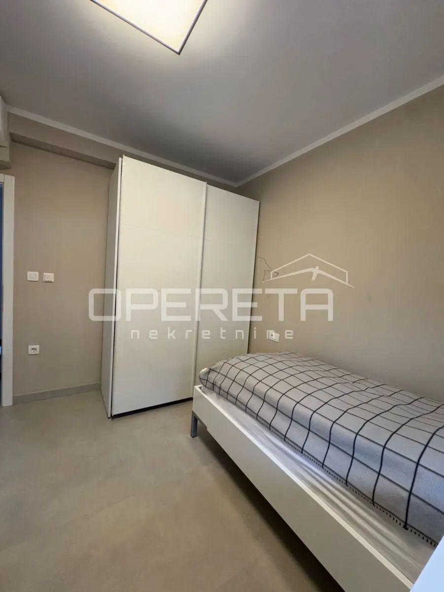 penthouse u okrugu gornjem s krovnom terasom i pogledom na more - slika 11