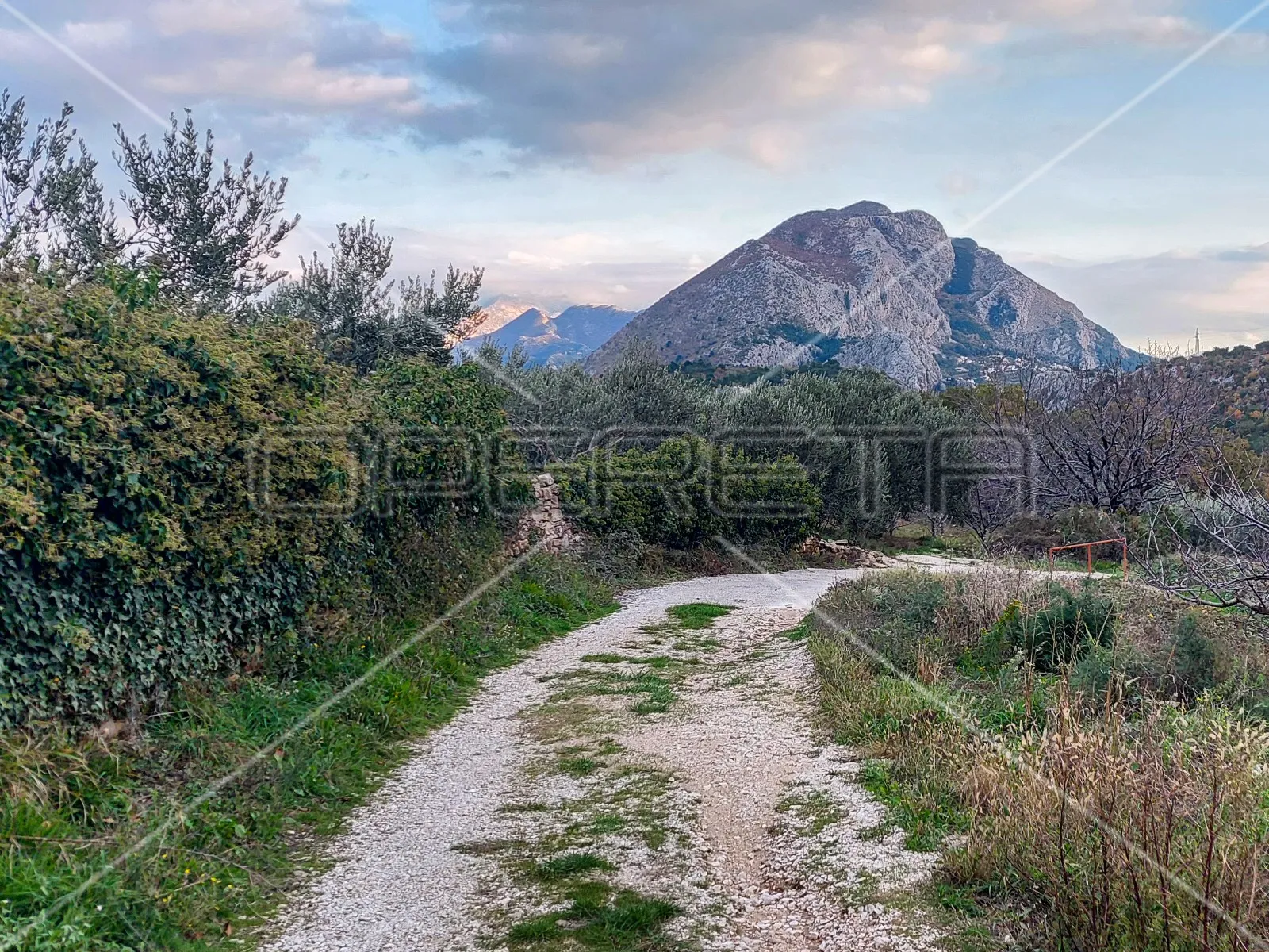 tugare, naklice, građevinsko i poljoprivredno zemljište 1.528 m2 - slika 3