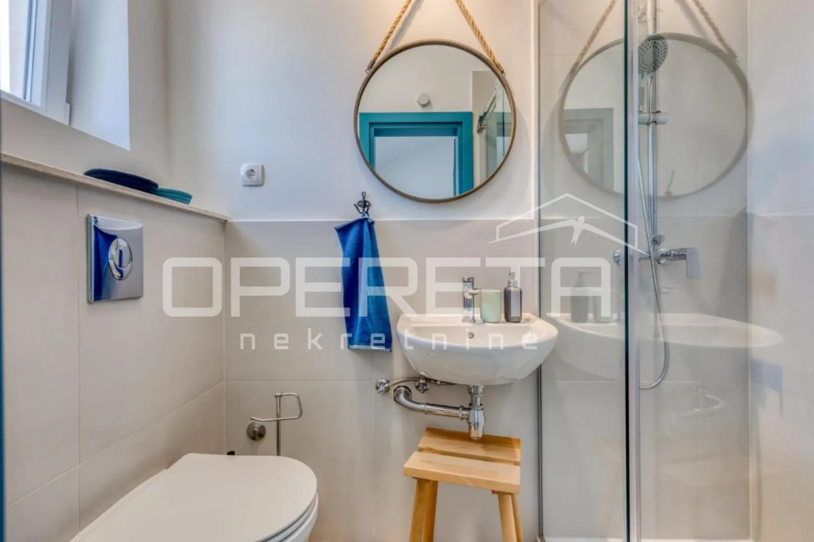 prava mediteranska vila, 250m2, s pogledom na more i unutarnjim, grijanim bazeno - slika 18