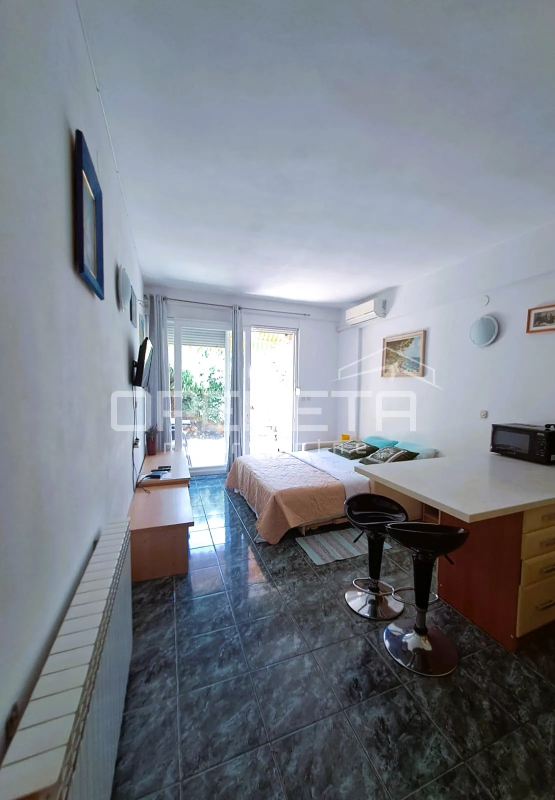 top investicija u dalmaciji: 4 apartmana + dvorište + projekt – 50 m od mora - slika 14