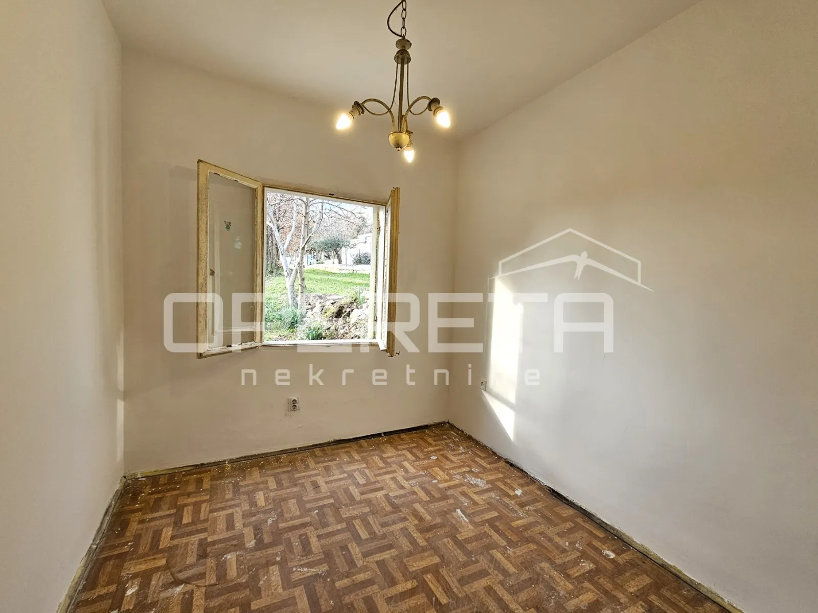 kuća s potencijalom, katuni, šestanovac - slika 11
