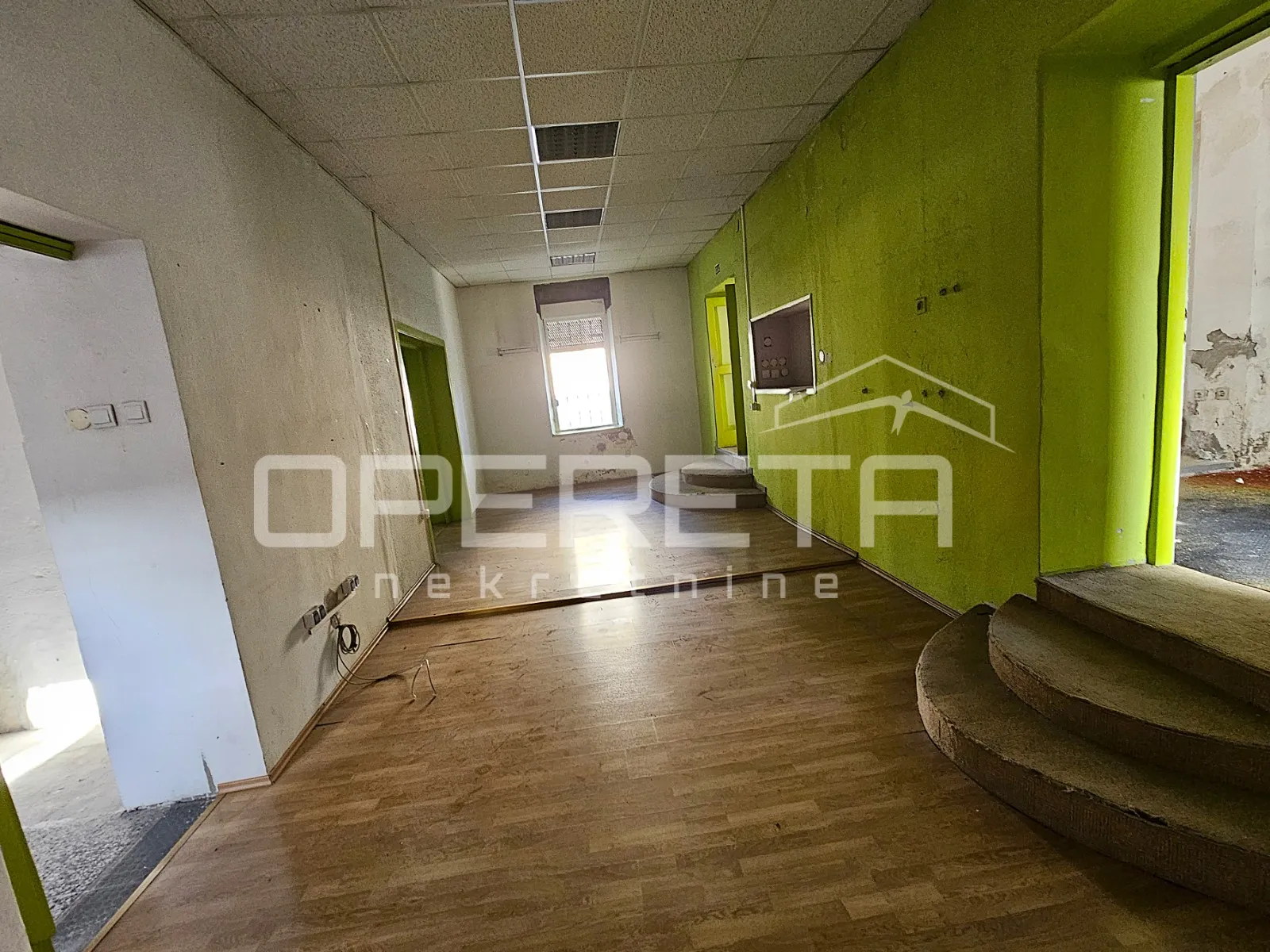 poslovni prostor na izuzetnoj lokaciji u centru kaštel gomilice,150m2 - slika 16