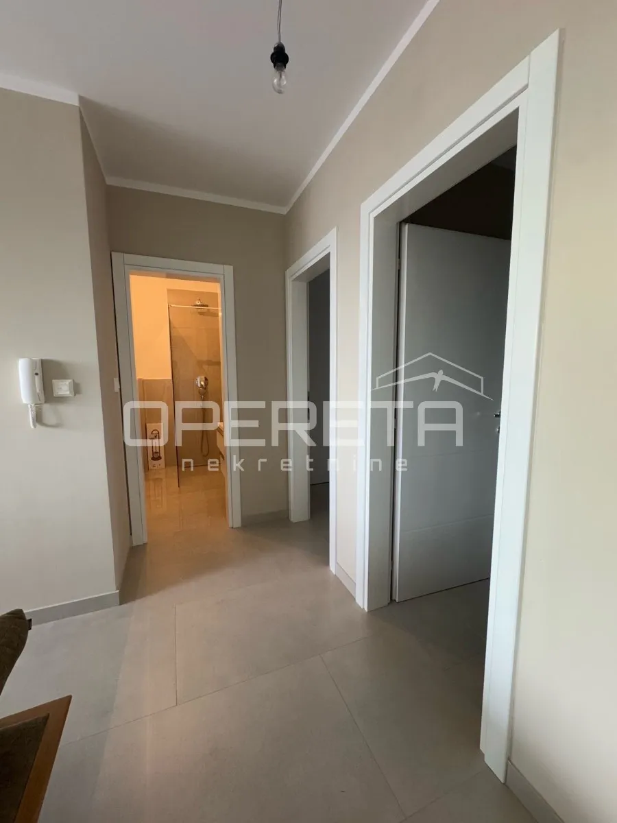 penthouse u okrugu gornjem s krovnom terasom i pogledom na more - slika 12