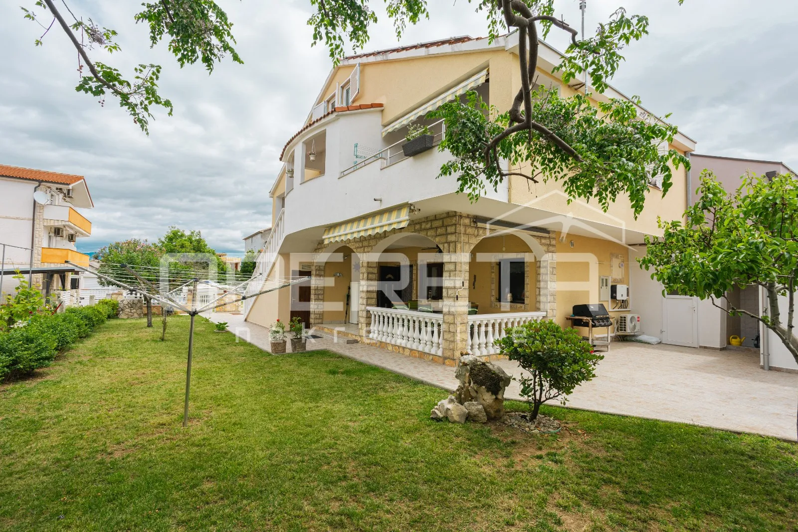 apartmanska kuća uz more – bez troška vode i struje! - slika 15