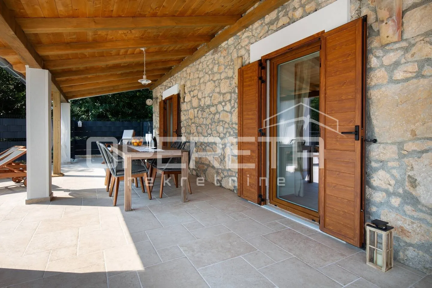 luksuzna kamena vila u mediteranskom stilu – grijani bazen, terasa, priroda i po - slika 7