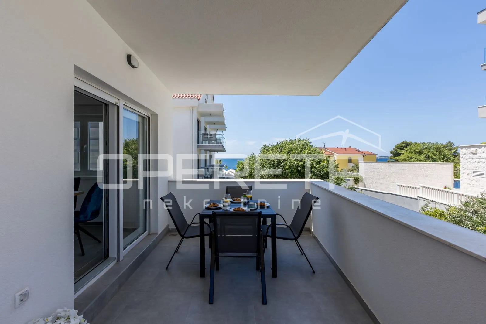 kuća s 5 stanova, 90 m od mora, rogoznica - slika 8