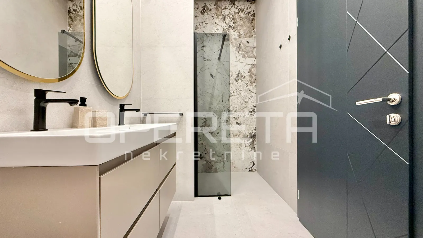 vila s panoramskim pogledom na more i velebit, 275m2 - slika 28