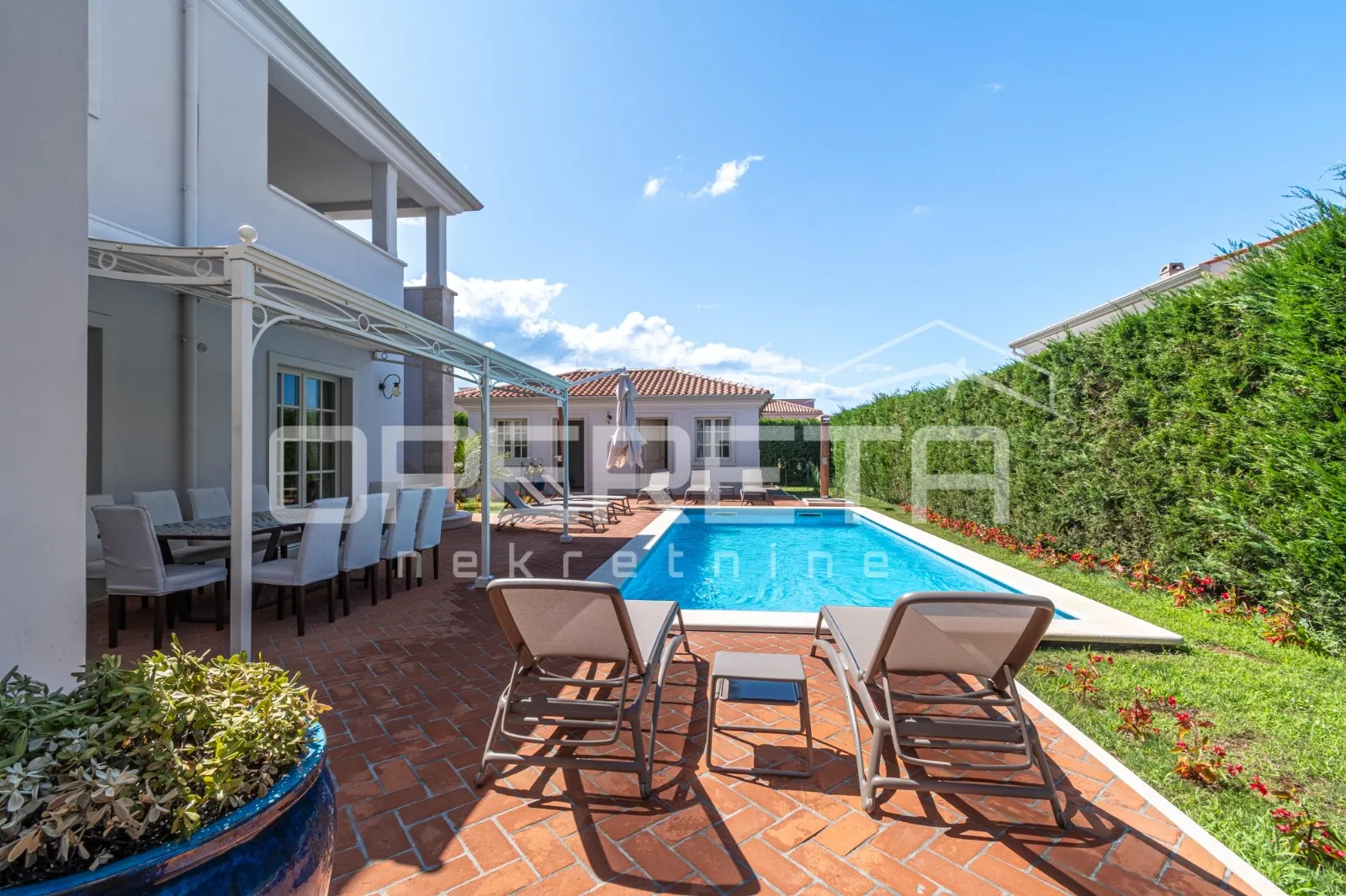 ISTRA, POREČ (OKOLICA) - Bezvremenska vila s bazenom - investicija u luksuz - Vabriga