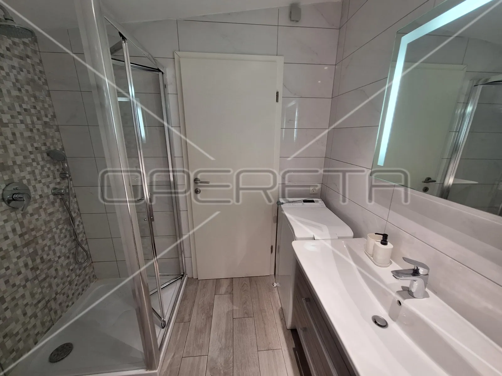 apartmanska kuća u centru jezera, investicija - slika 18