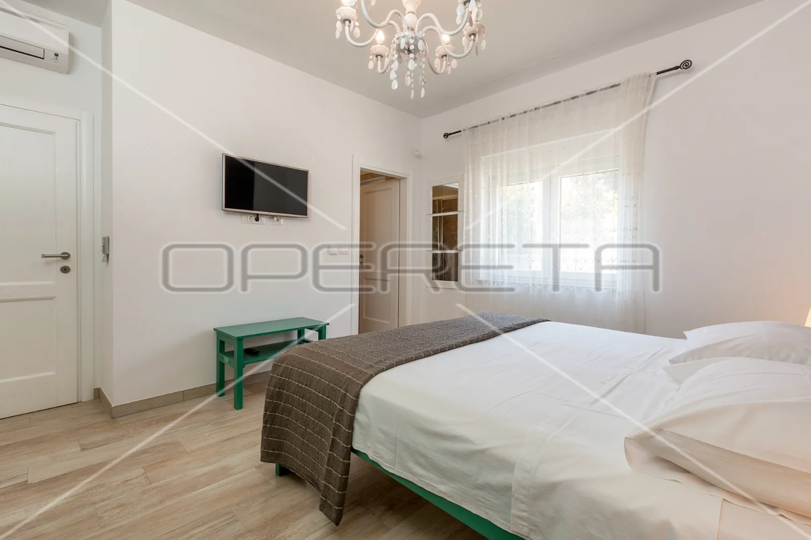 apartmanska kuća s bazenom na top lokaciji u puli - slika 17
