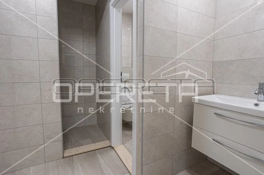 najam, hala-skladište, trogir, put stombrata , 800m2 - slika 6