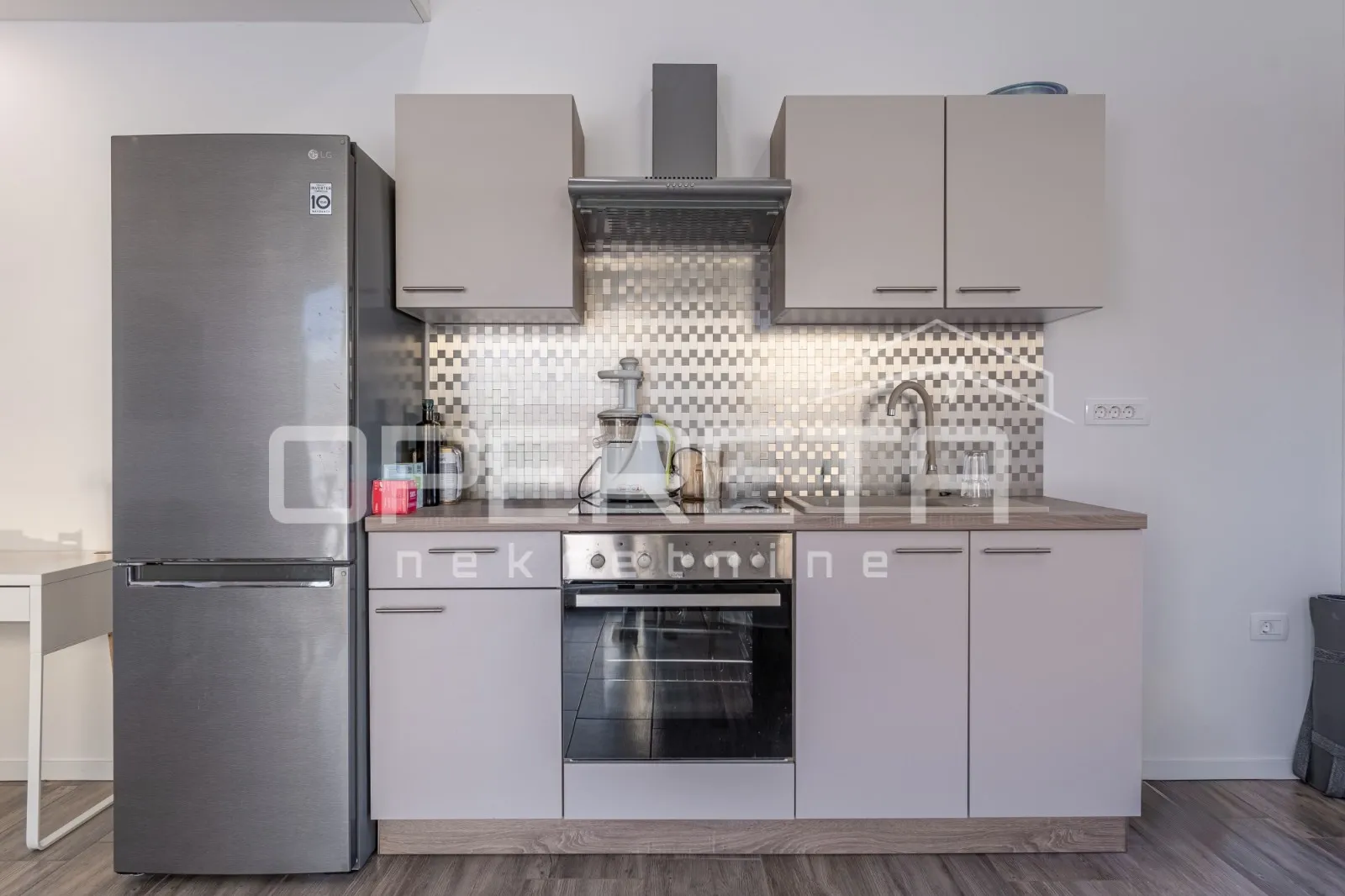 galižana, prizemnica 130 m2 sa dva stana - slika 13