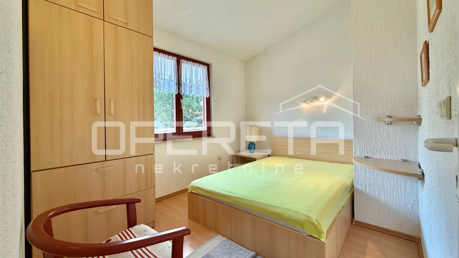 kuća s dva stana, garažom i 3 min od mora, rovanjska, 144 m2 - slika 6