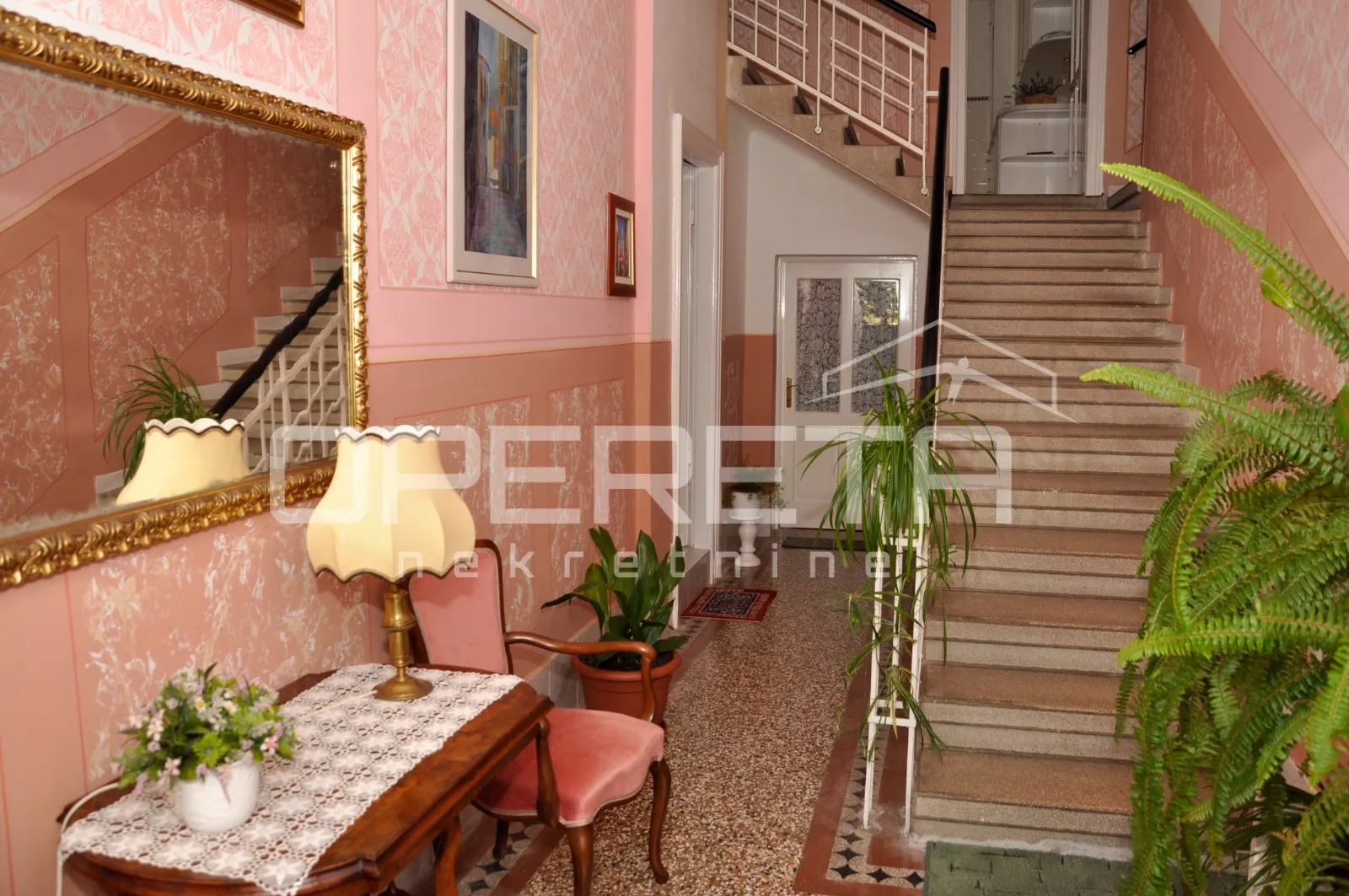 kamena vila u blizini centra raba s vrtom i terasom - slika 27