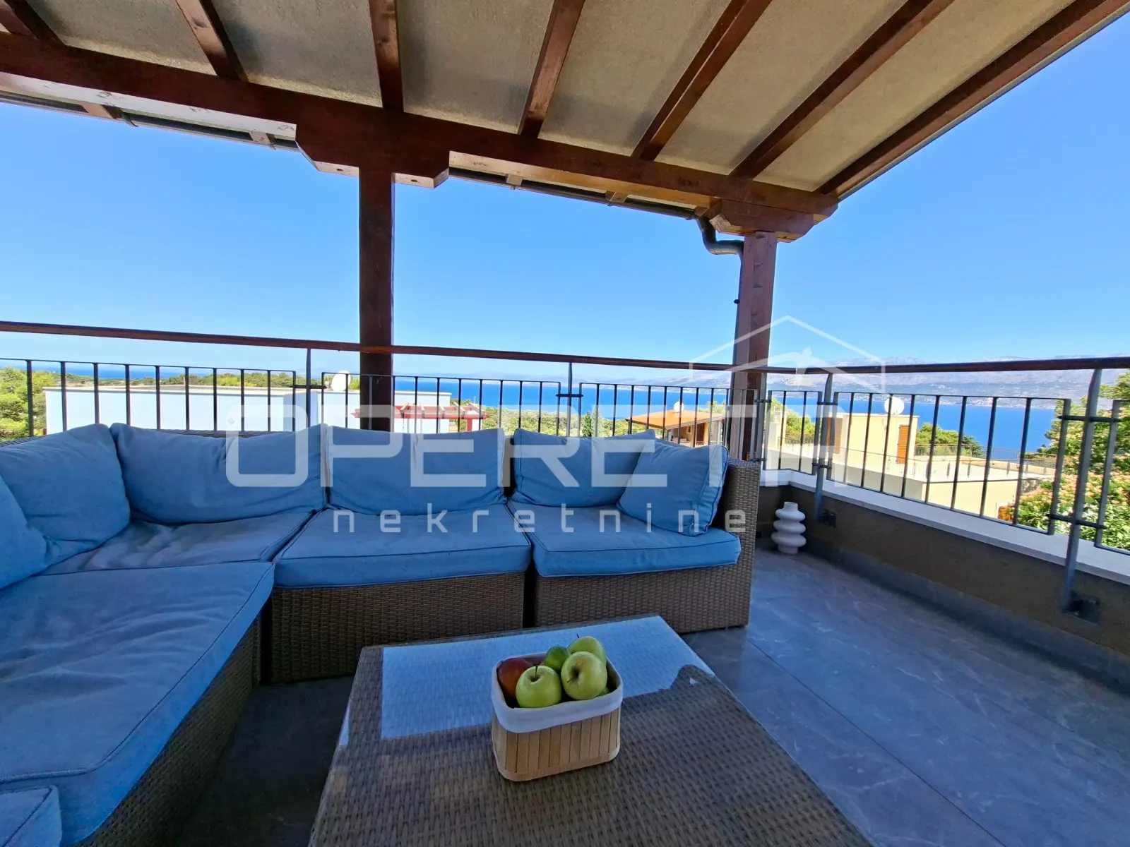 *** splitska, brač - ekskluzivna villa s panoramskim pogledom na more *** - slika 7