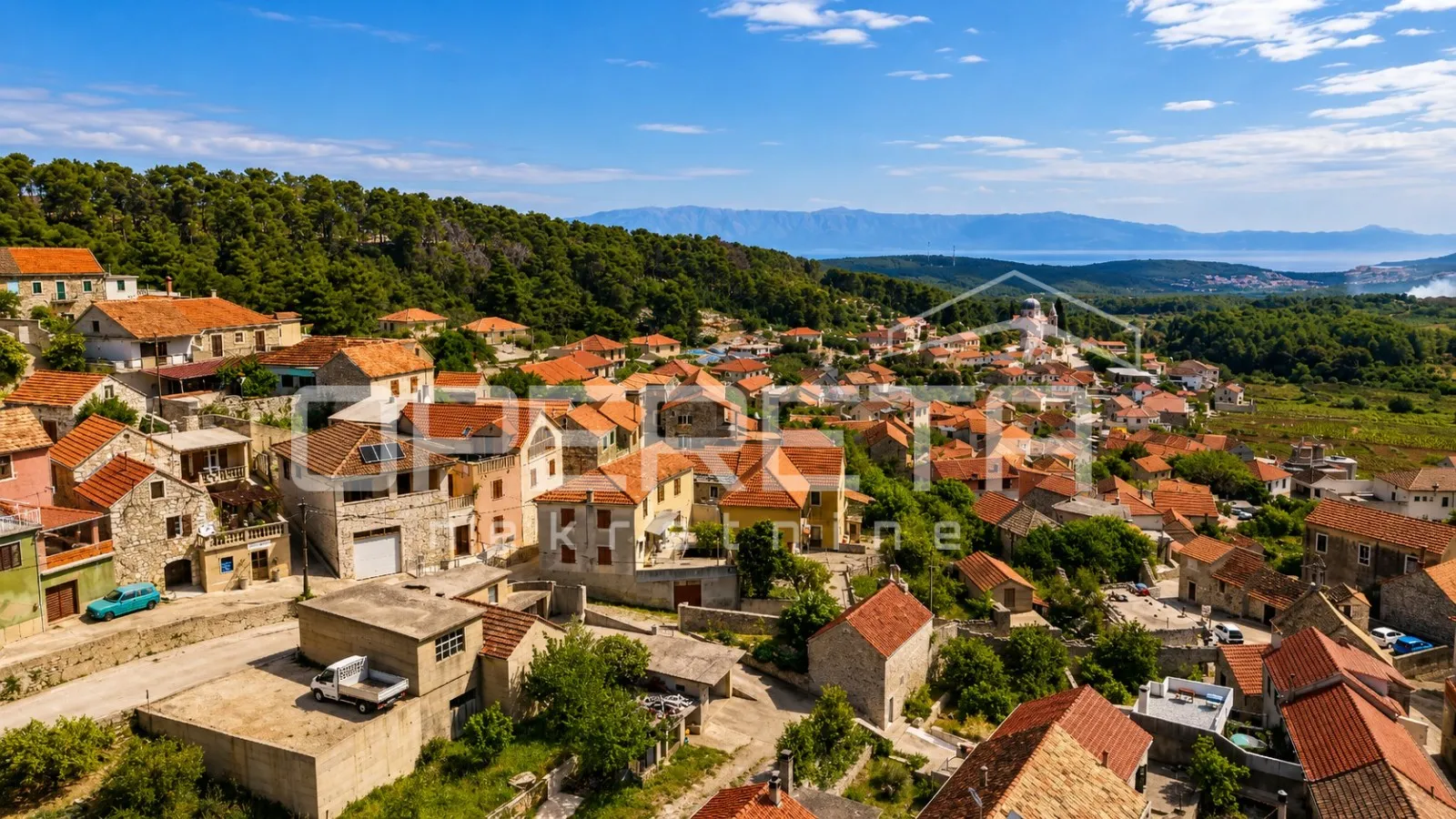 Povoljna prilika na Hvaru – kamena kuća za renovaciju - Svirče