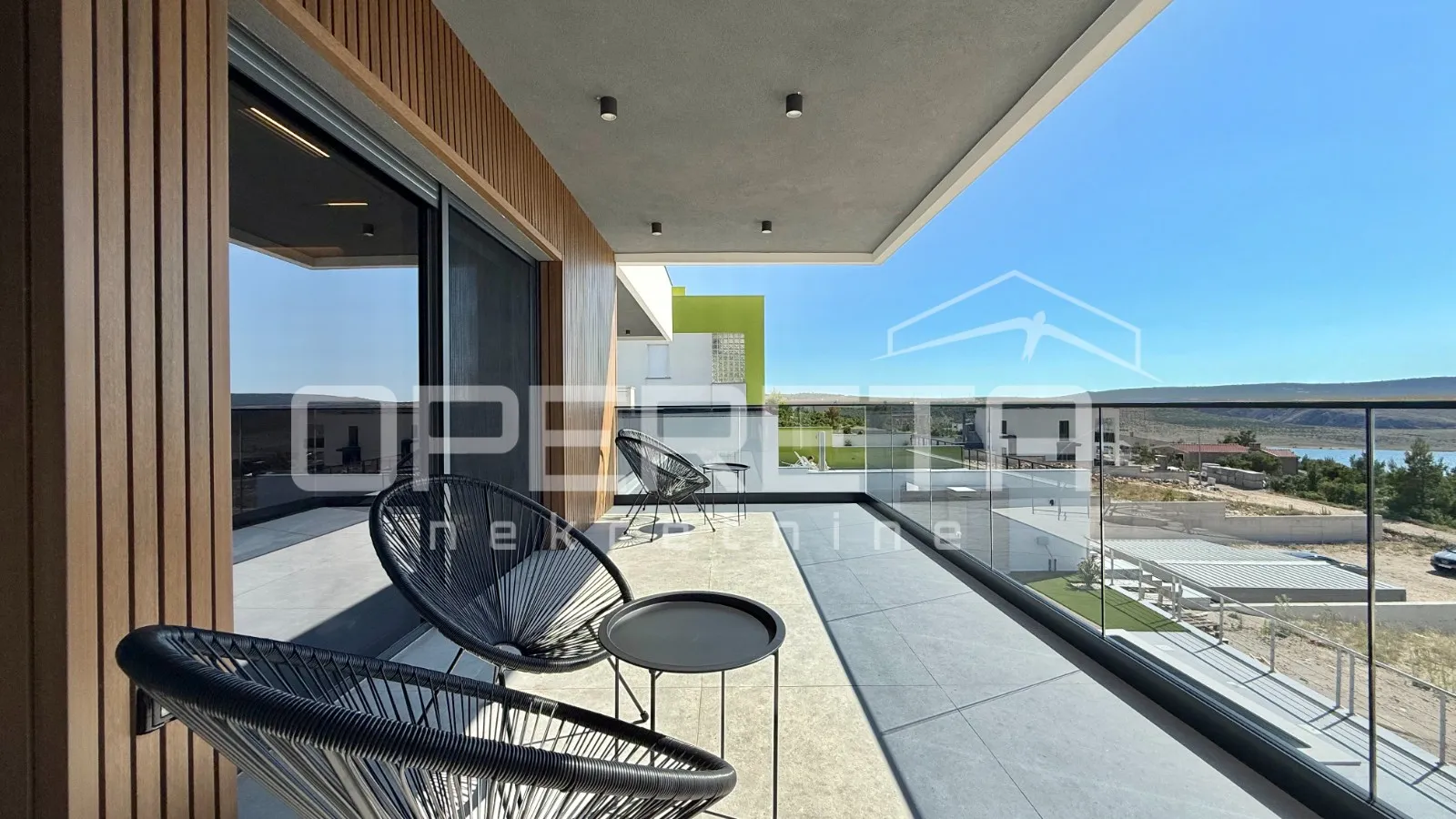 vila s panoramskim pogledom na more i velebit, 275m2 - slika 19
