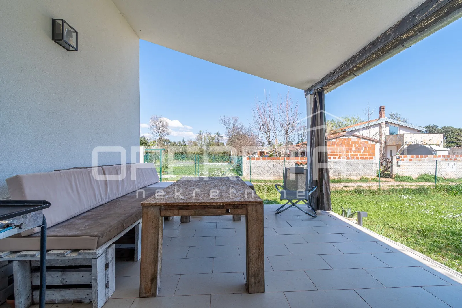 samostojeca prizmenica 84 m2 kod valture okružena zelenilom - slika 11