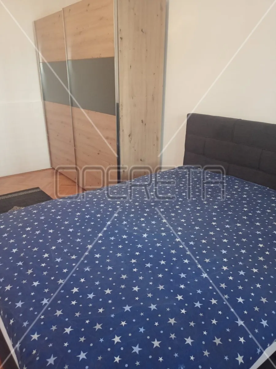 stan 104m2 4soban, pula centar - slika 2