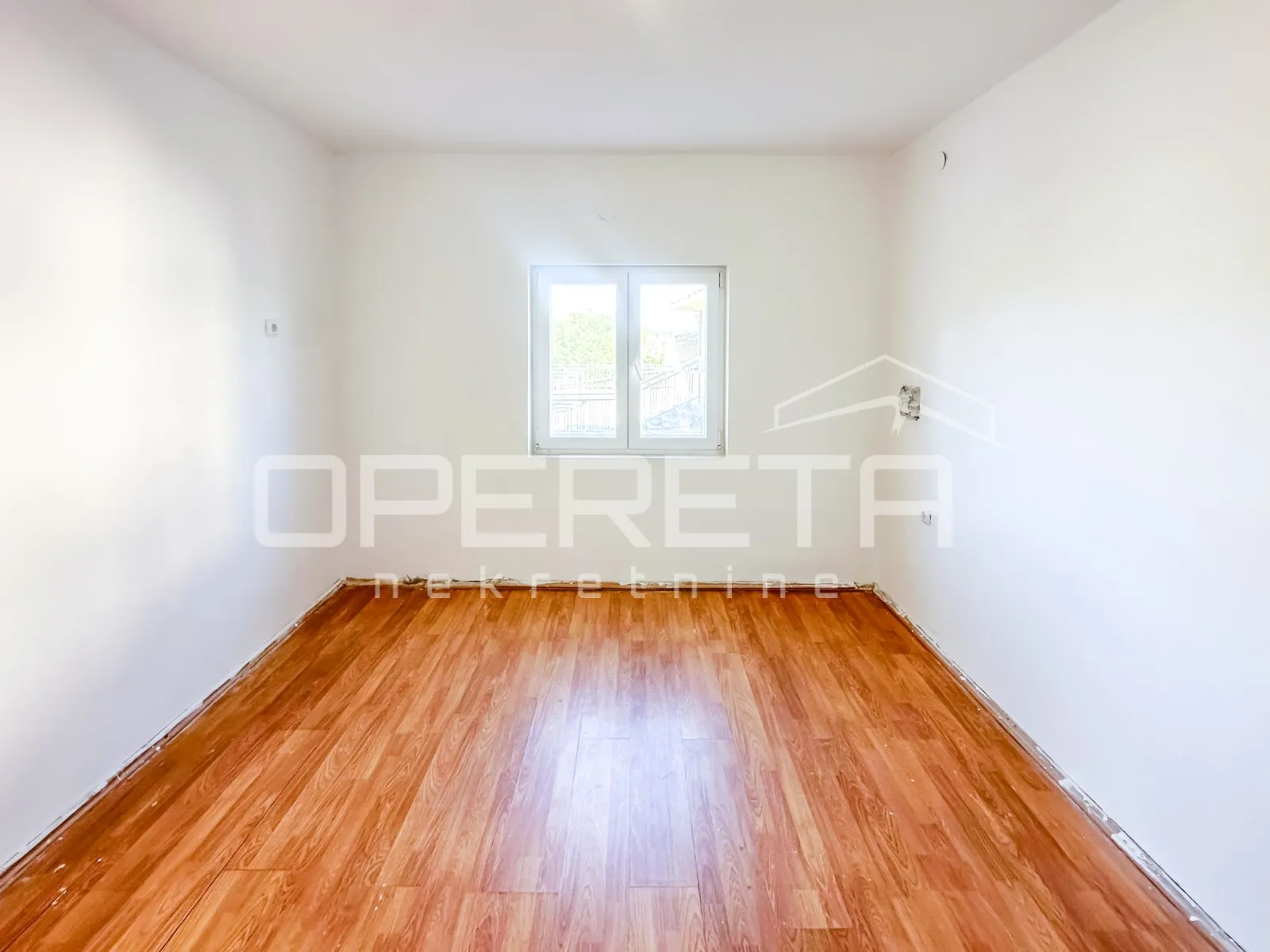 stan za renovaciju na odličnoj lokaciji u murteru - slika 3