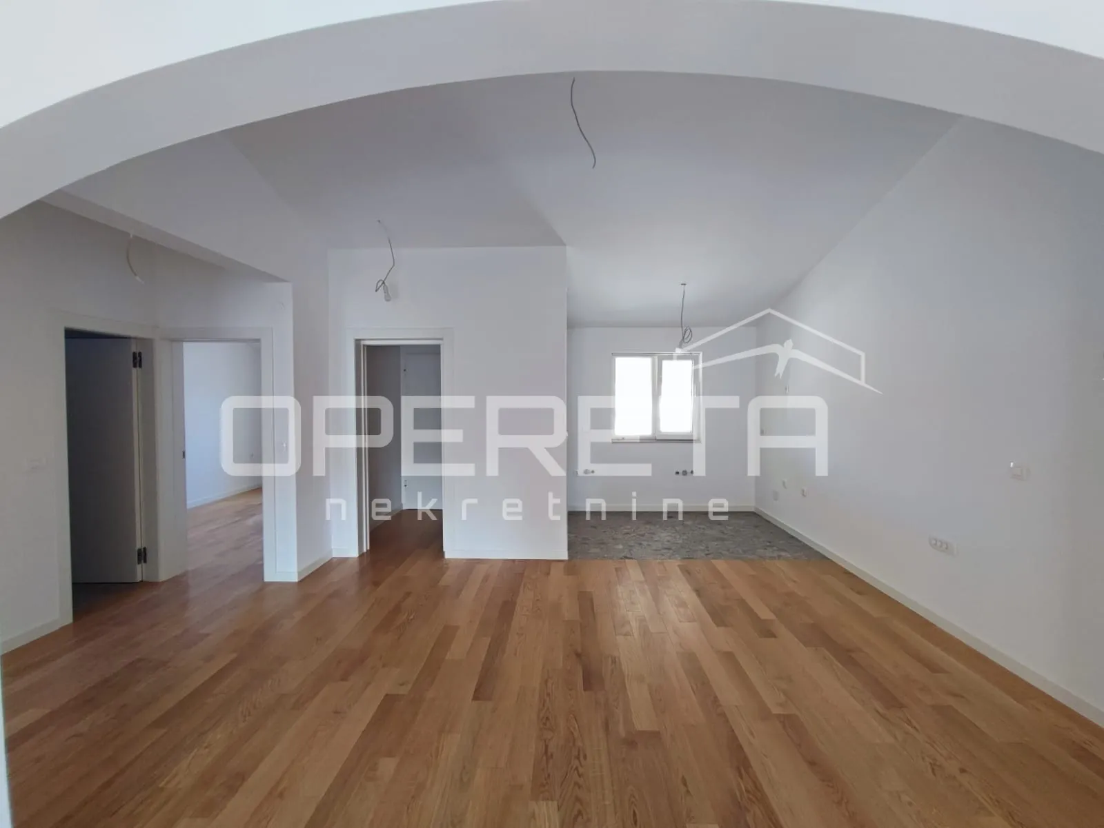 novogradnja, 2s stan 75 m2 sa poslovnim prostorom 30 m2, vrt i garaža - slika 3