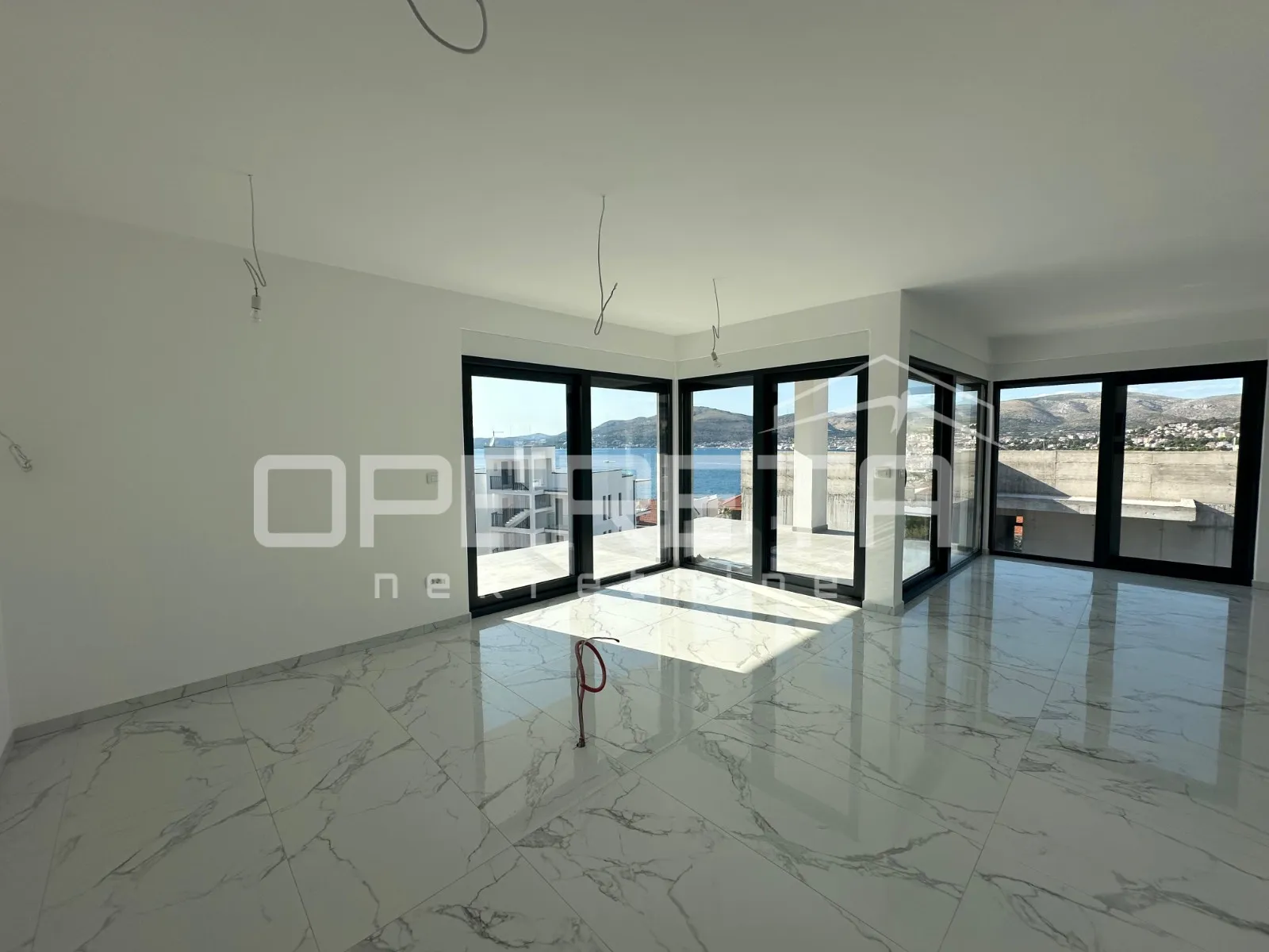 penthouse novogradanja 160 m2, pogled more, terasa, otok čiovo - slika 2