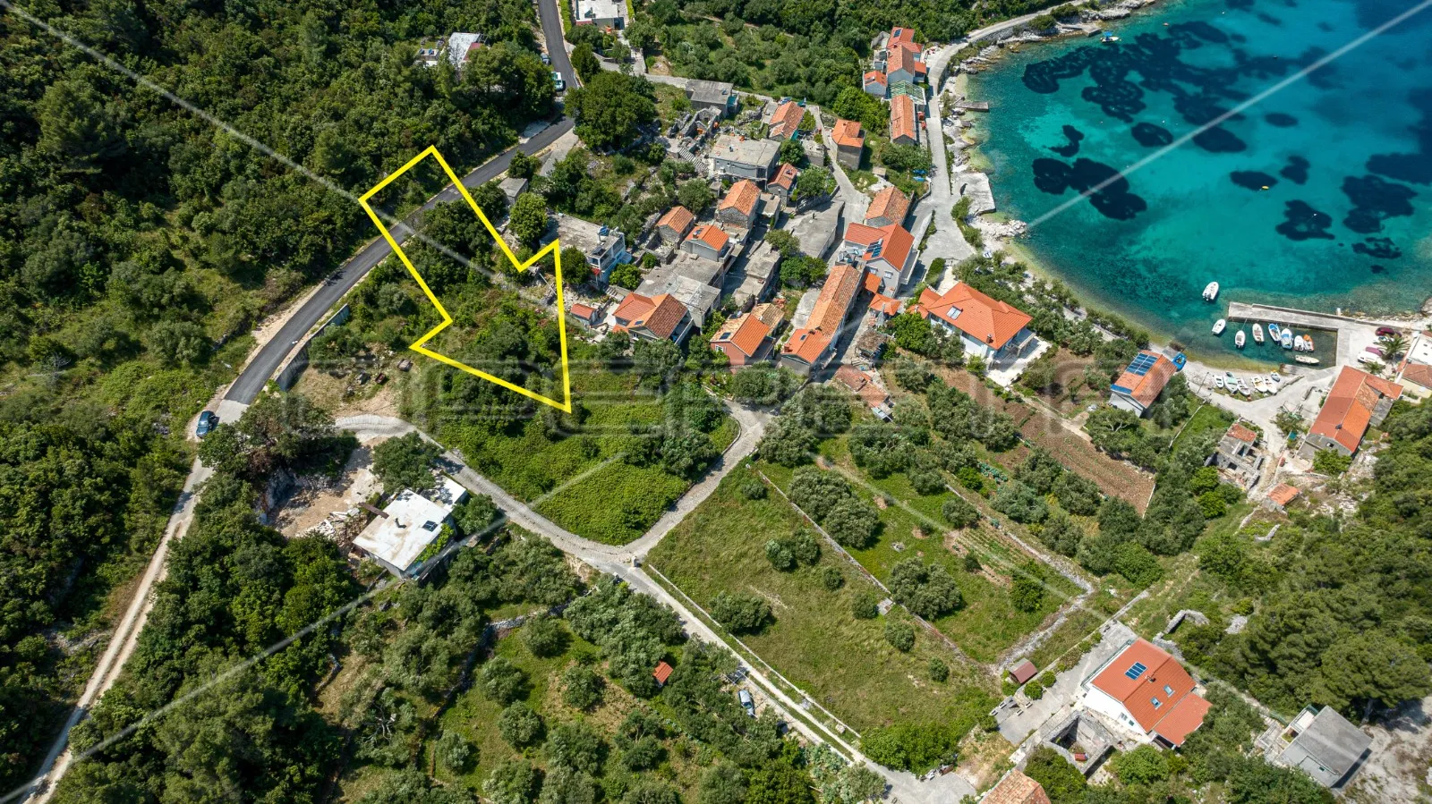 Građevinsko zemljište sa pogledom na more, 1.431 m2, uvala Babina - Čara