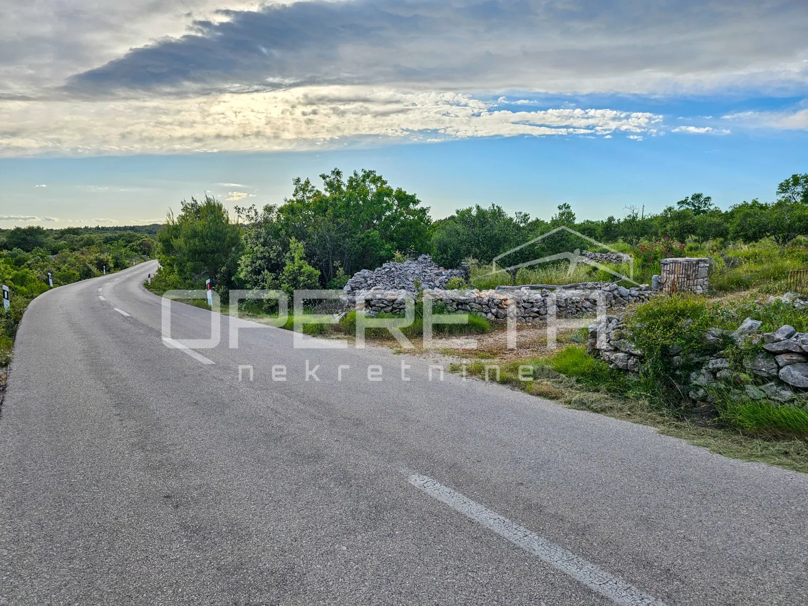 veliko poljoprivredno imanje na vrhu hvara s panoramskim pogledom - slika 3