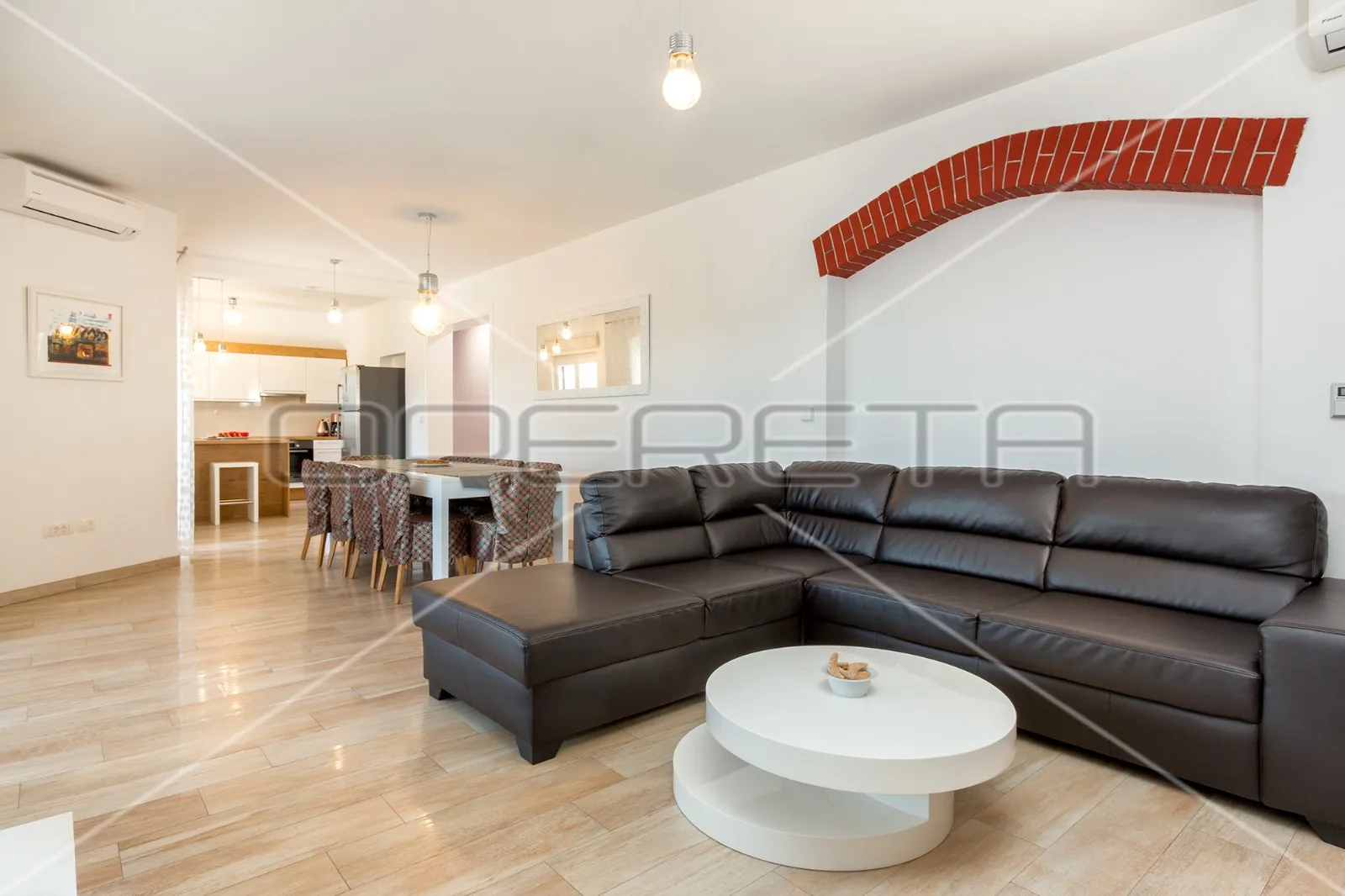 apartmanska kuća s bazenom na top lokaciji u puli - slika 14