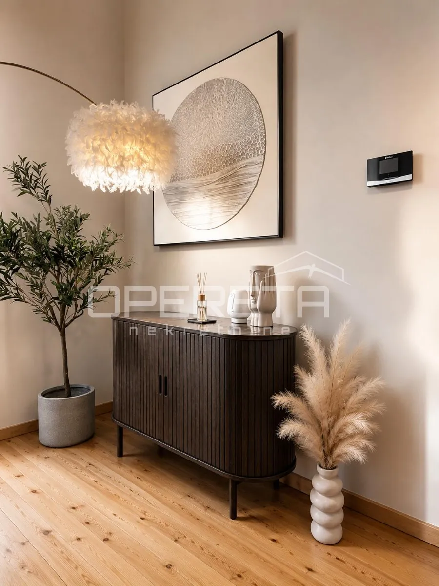 eksluzivan najam - moderno uređen i namješten stan (50m2 )u samom centru grada - slika 4