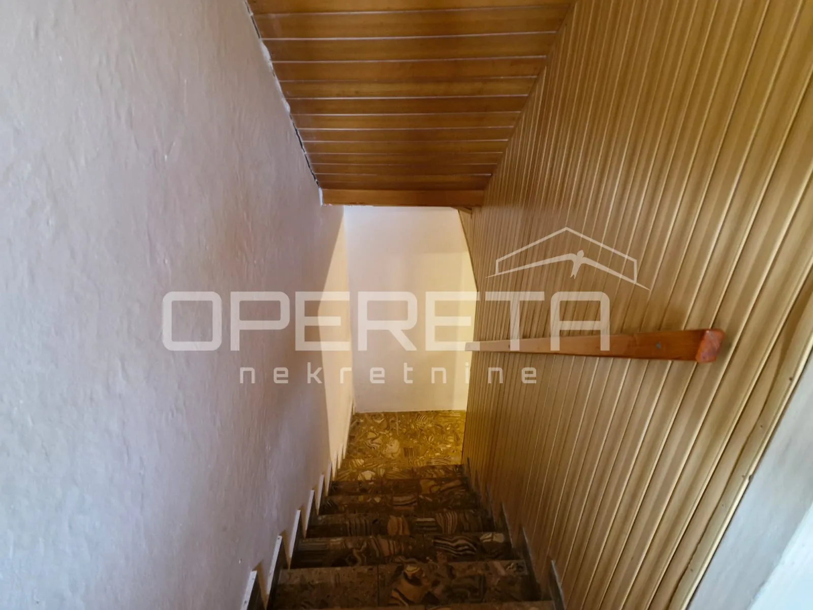 obiteljska kuća u mirnom dijelu grada korčule - slika 10